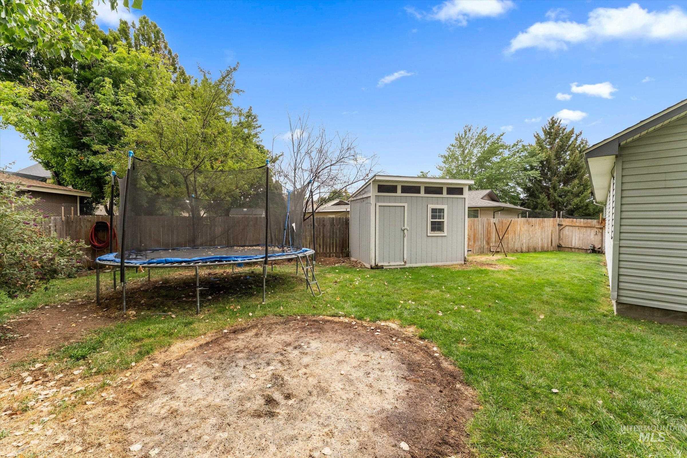 1074 N Clara Ave Property Photo 37