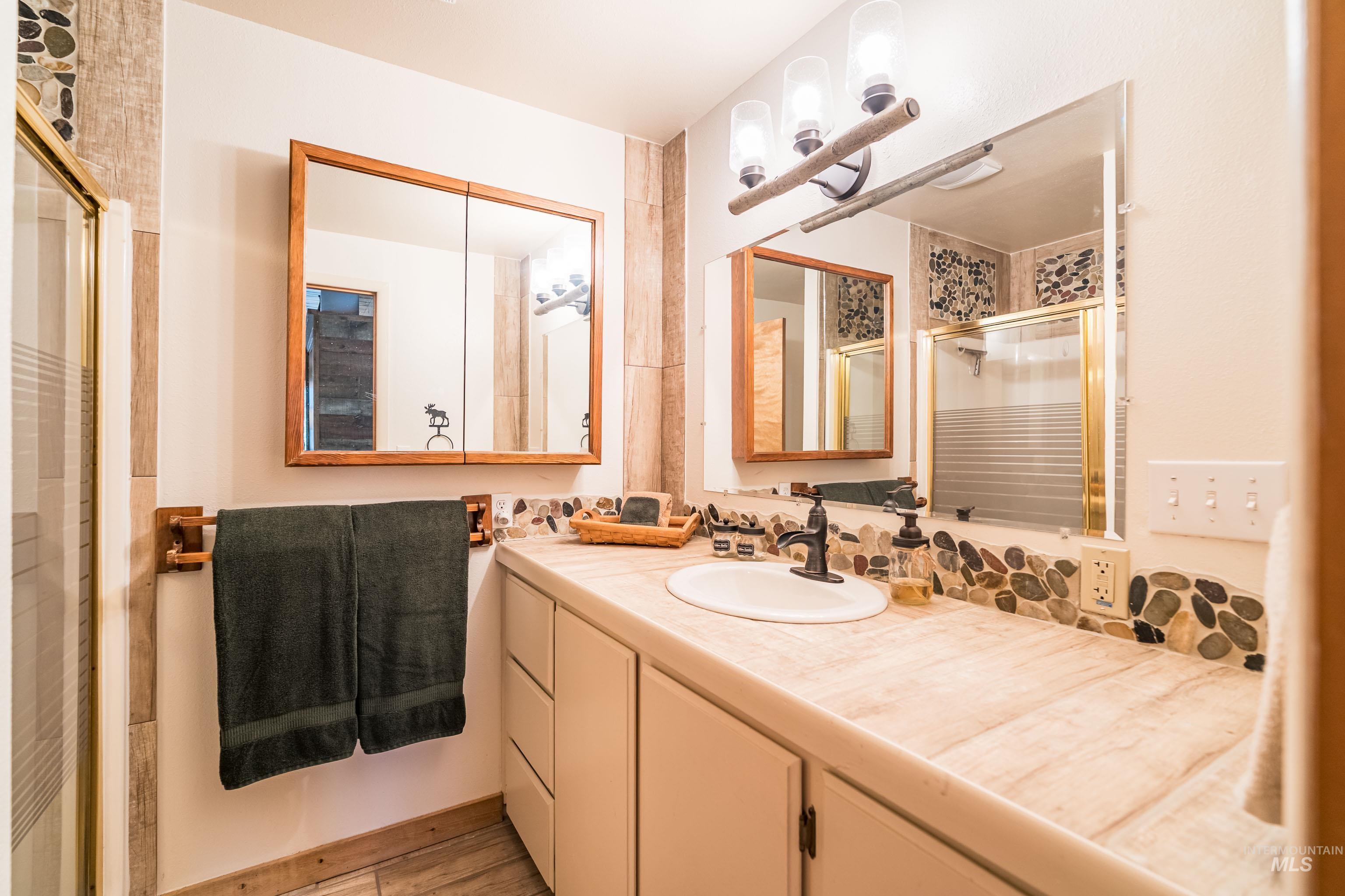 65 S Quartz Property Photo 16