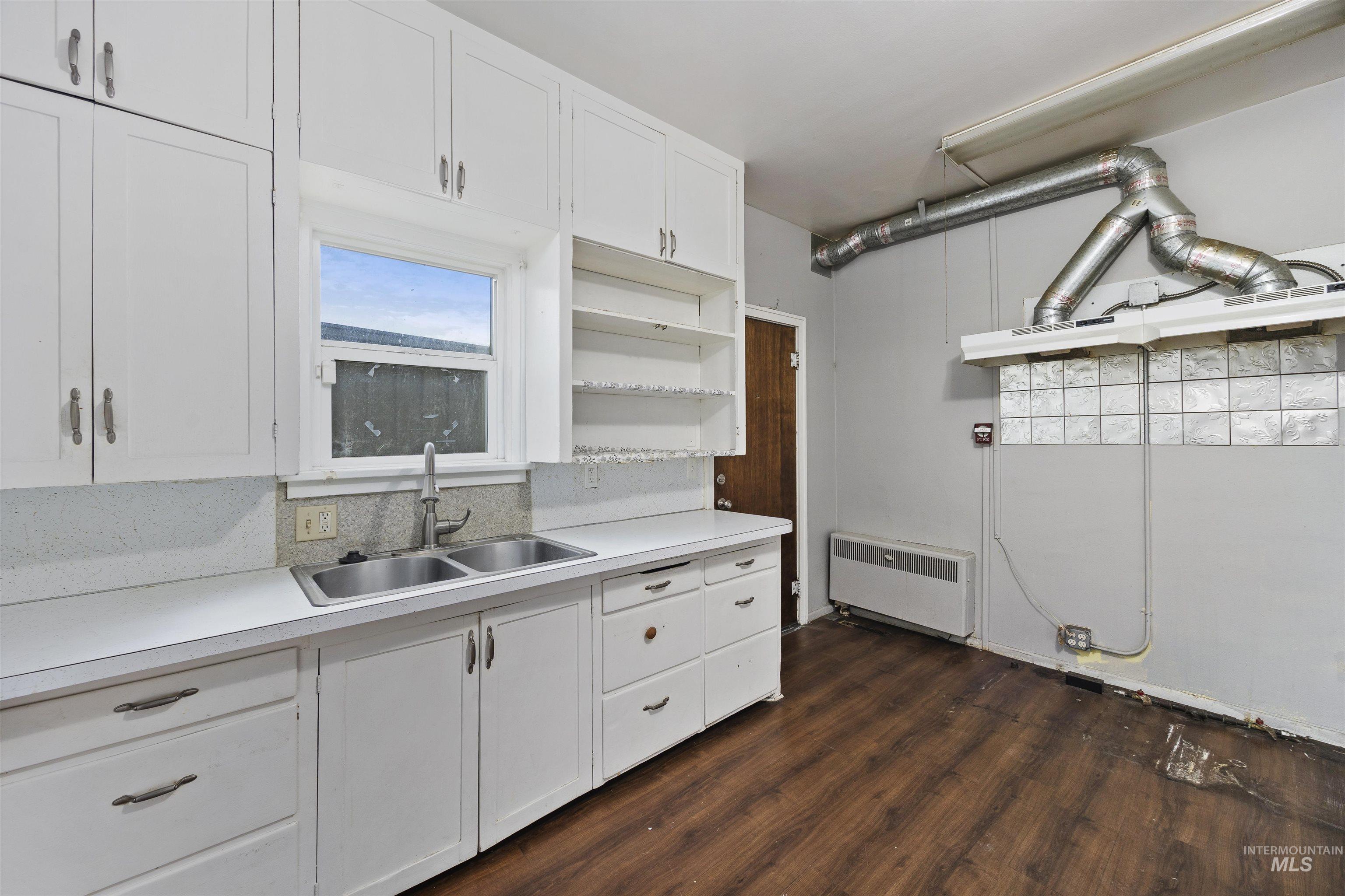 302 2nd Ave S Property Photo 13