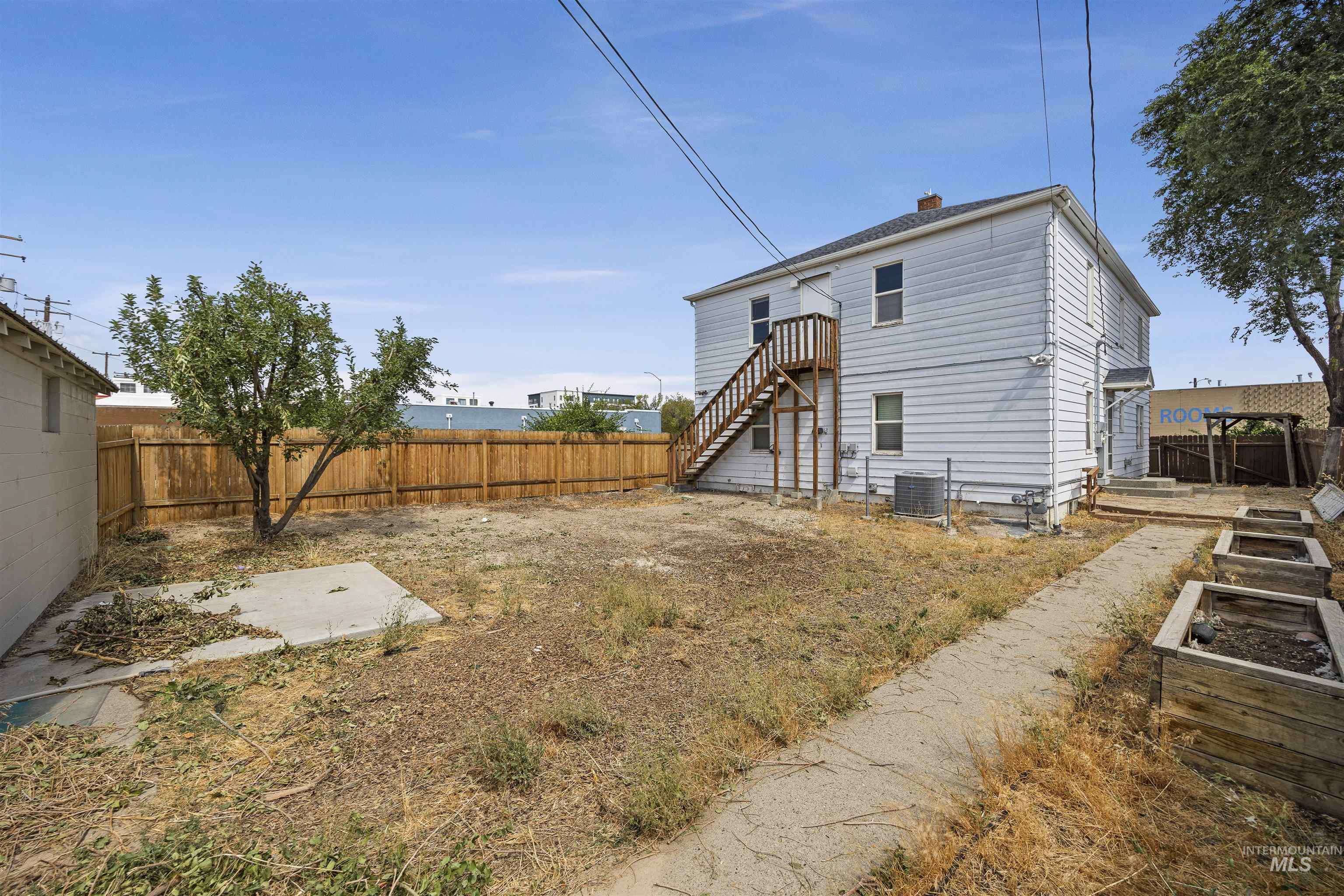 302 2nd Ave S Property Photo 35
