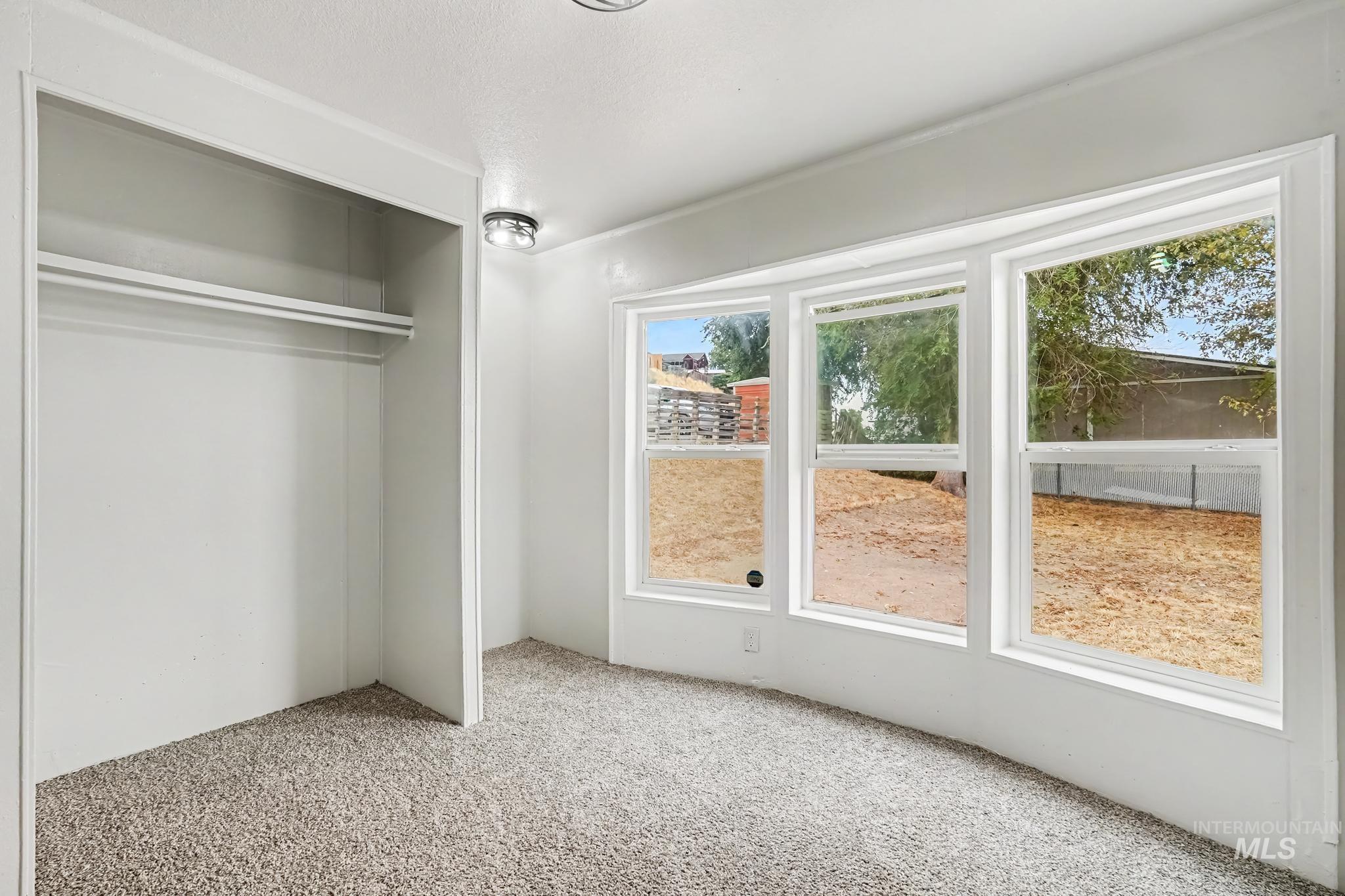 10563 Edgeway Dr Property Photo 17