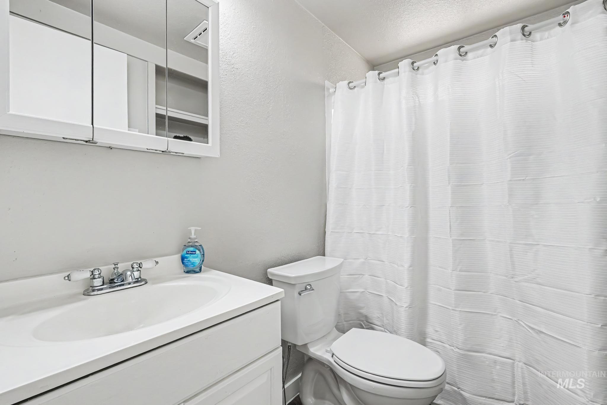 10563 Edgeway Dr Property Photo 19