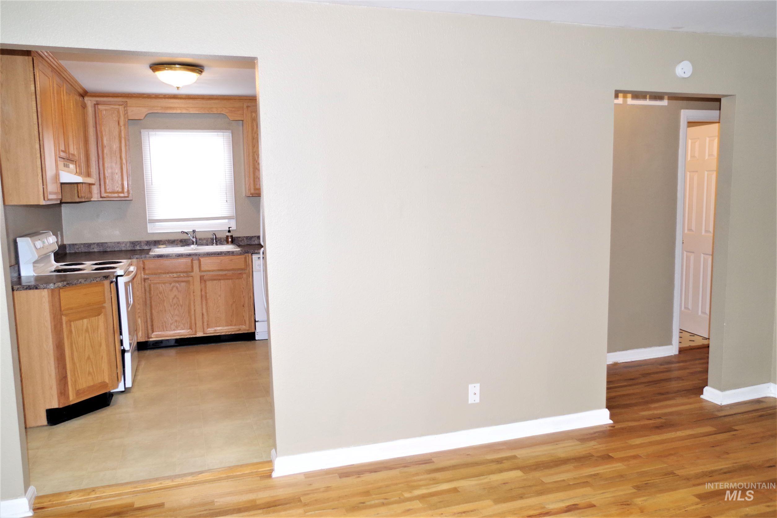 2303 W Judith St Property Photo 6