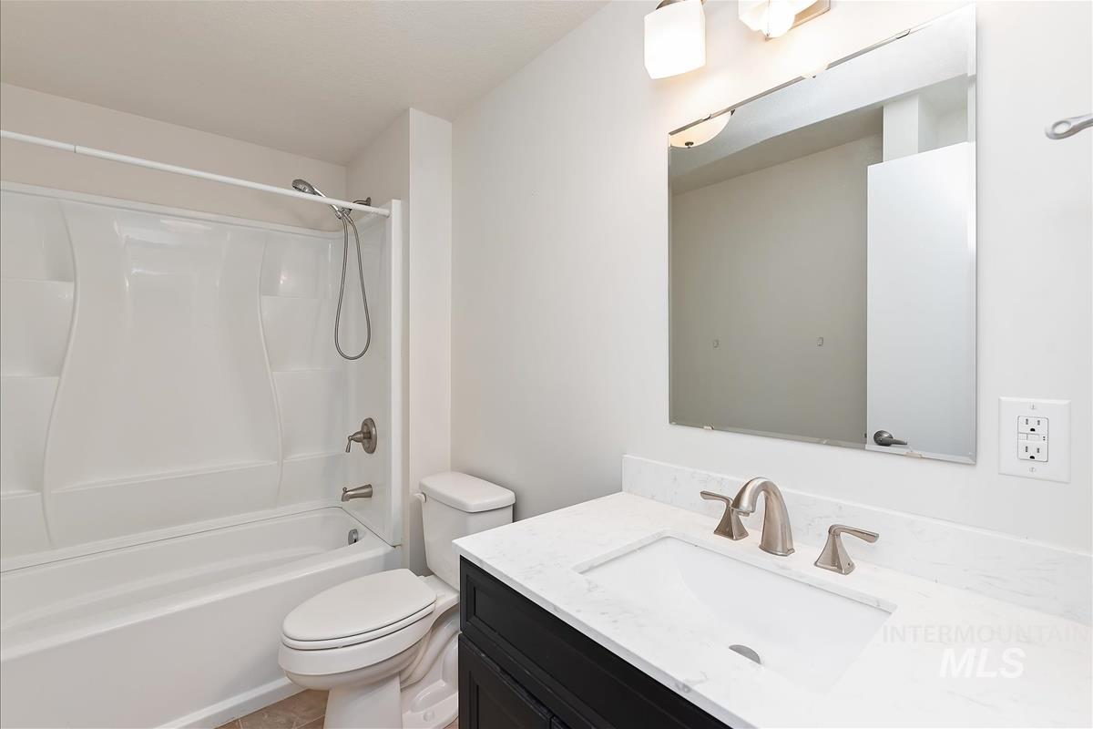 2068 S Crystal Way Property Photo 16