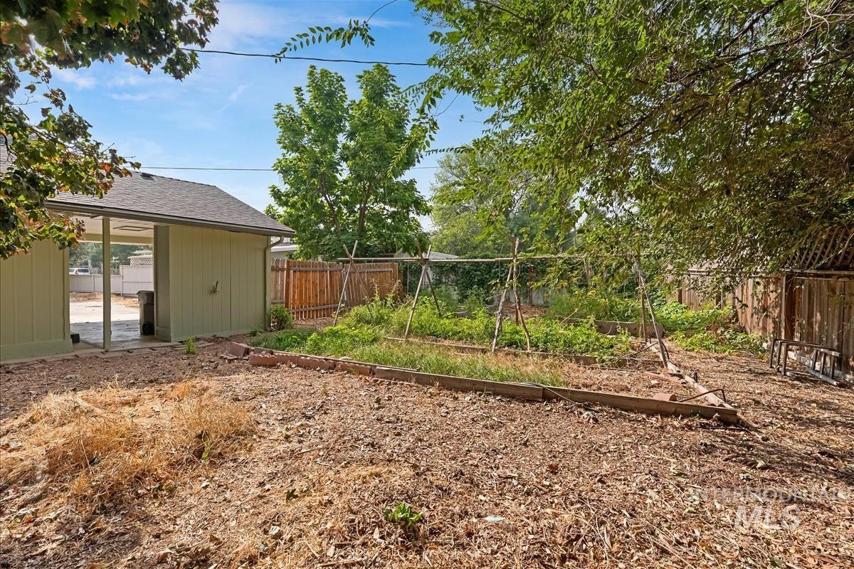 2068 S Crystal Way Property Photo 26