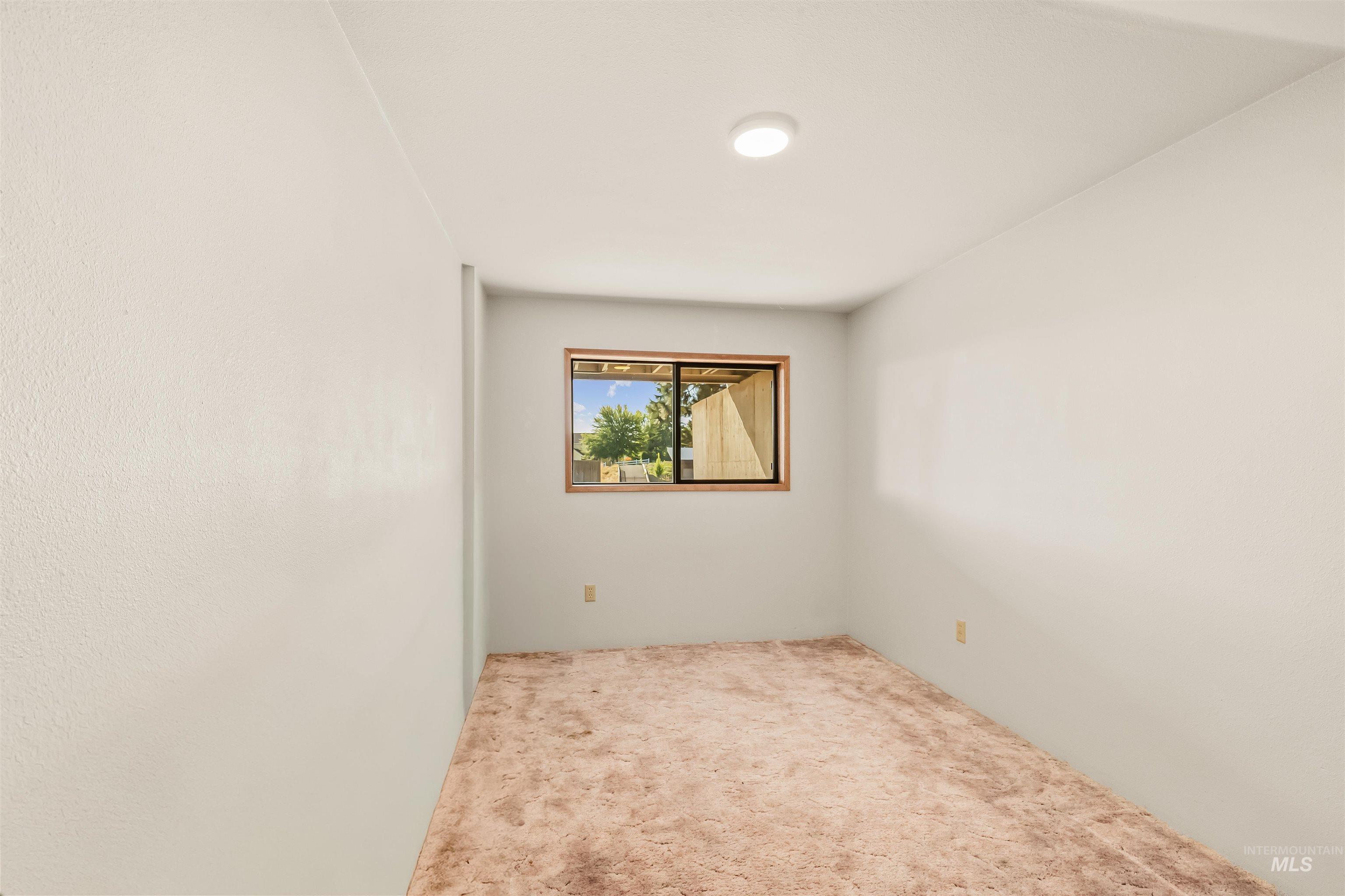 2036 Chukar Ln Property Photo 19