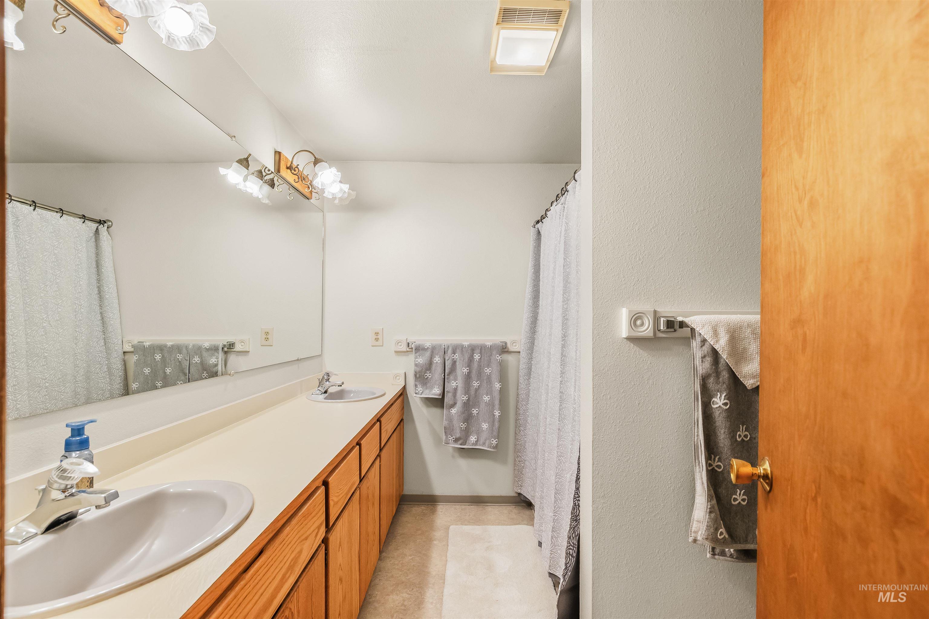 2036 Chukar Ln Property Photo 24