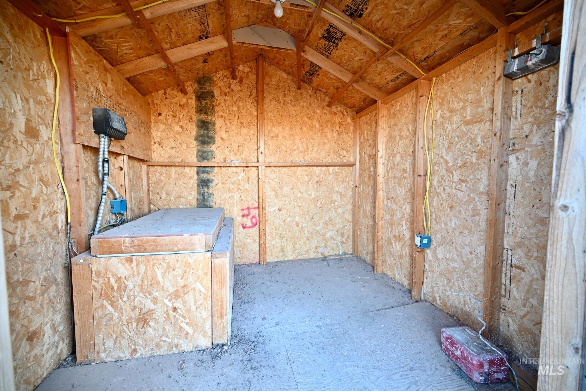 2050 N 2300 E Property Photo 14