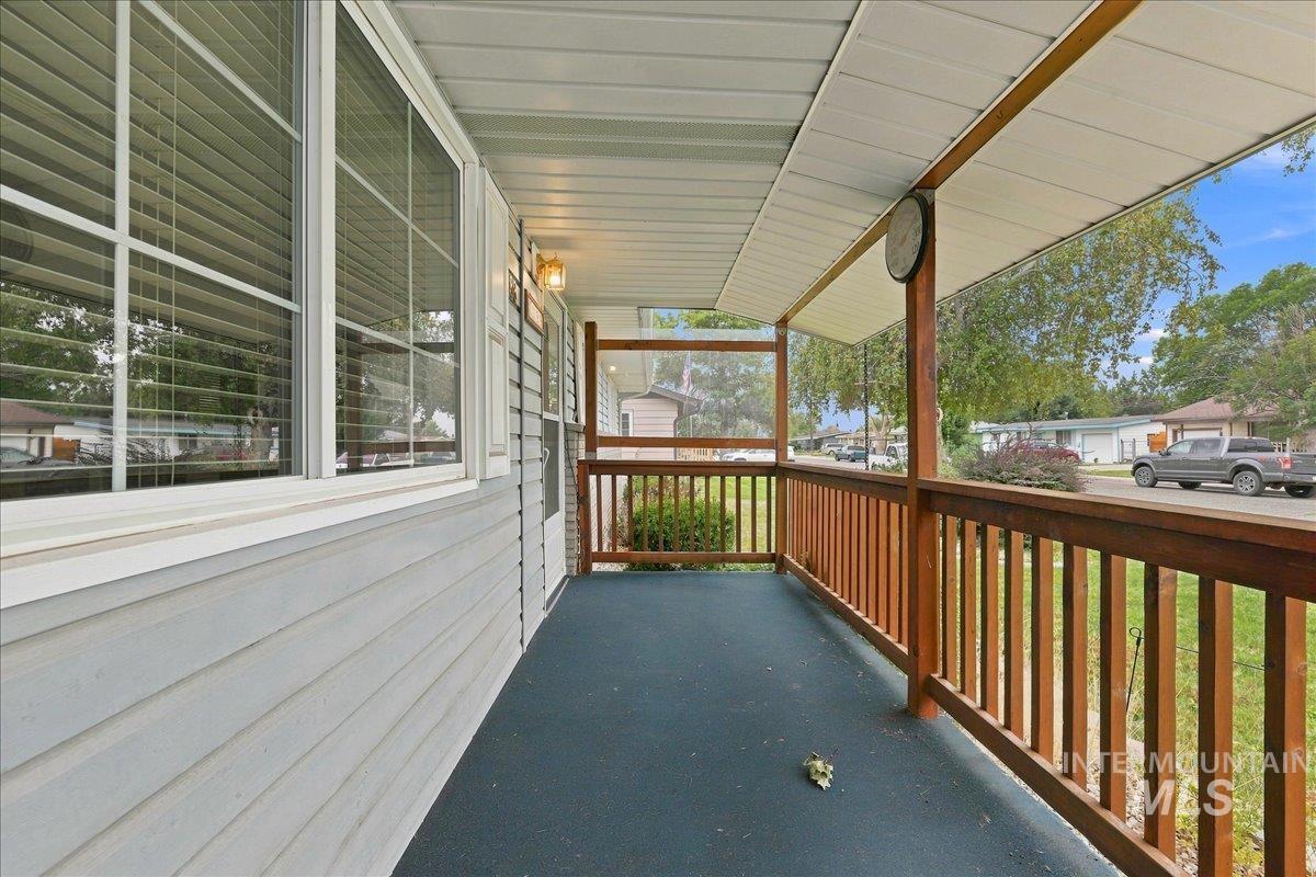 1188 Phelps Dr Property Photo 4
