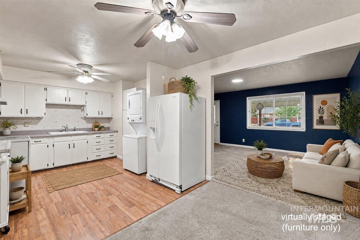 1188 Phelps Dr Property Photo 8
