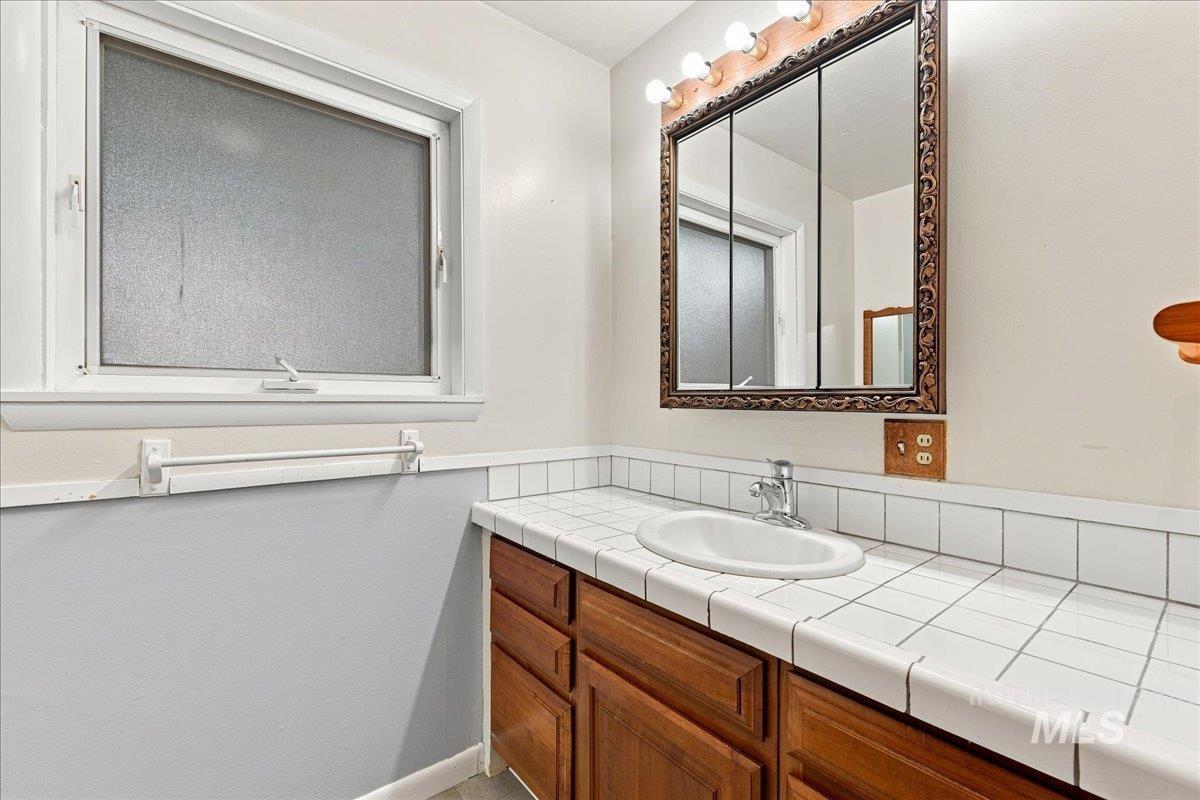 1188 Phelps Dr Property Photo 15