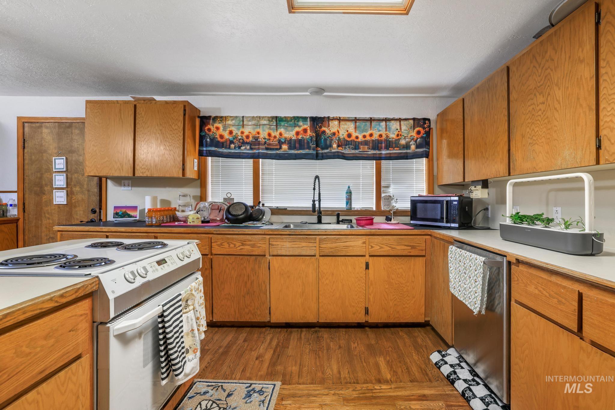 1755 2nd Ave E Property Photo 14