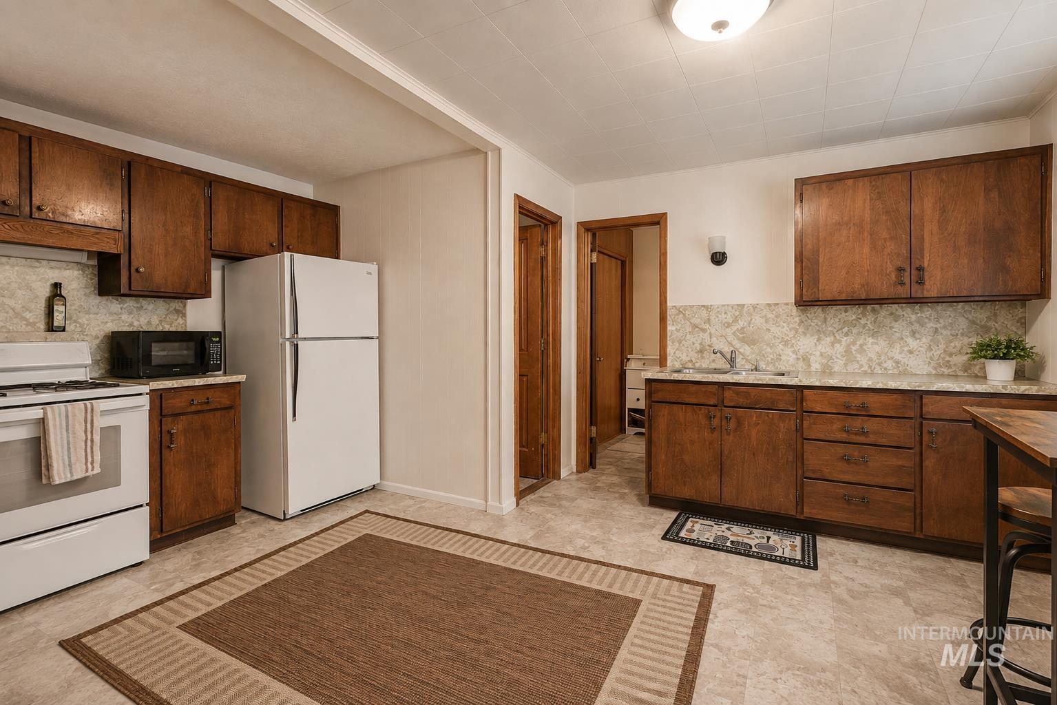 1755 2nd Ave E Property Photo 24
