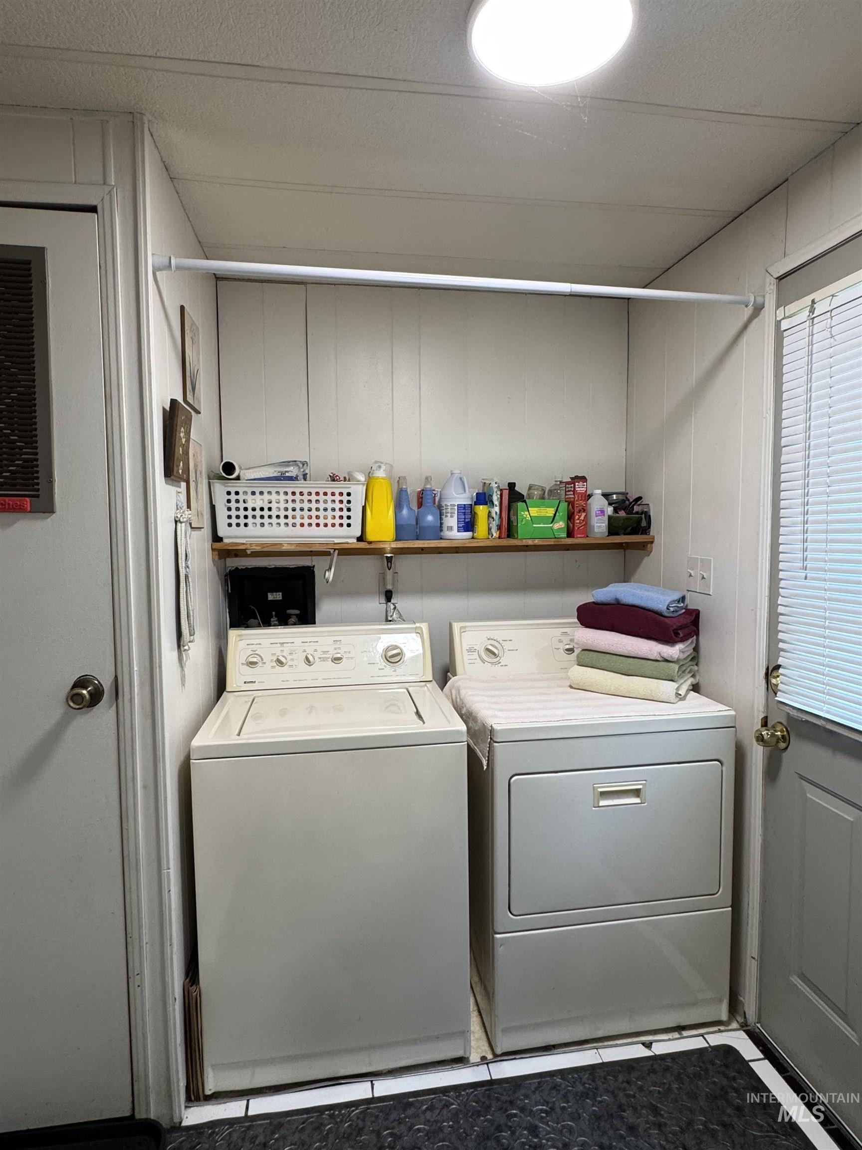 1200 Artesian Rd Property Photo 11