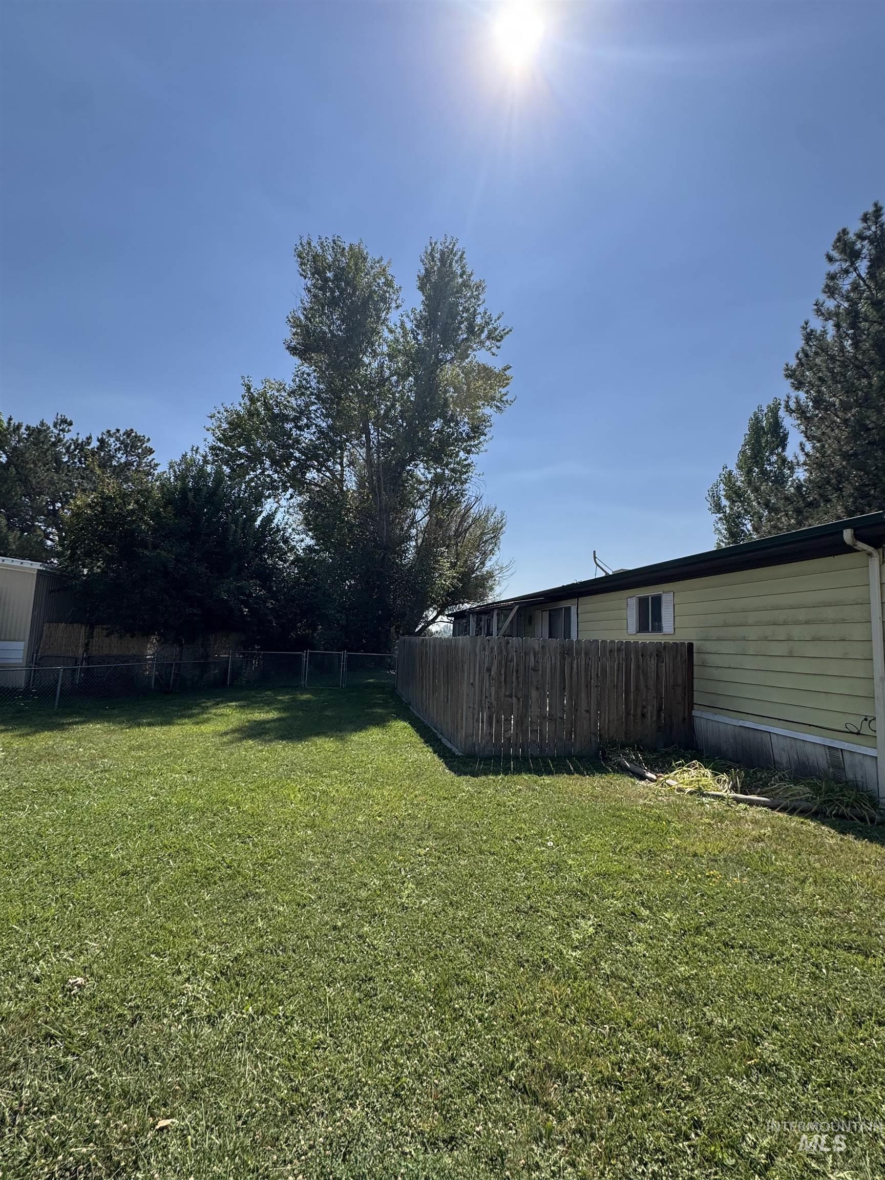 1200 Artesian Rd Property Photo 13