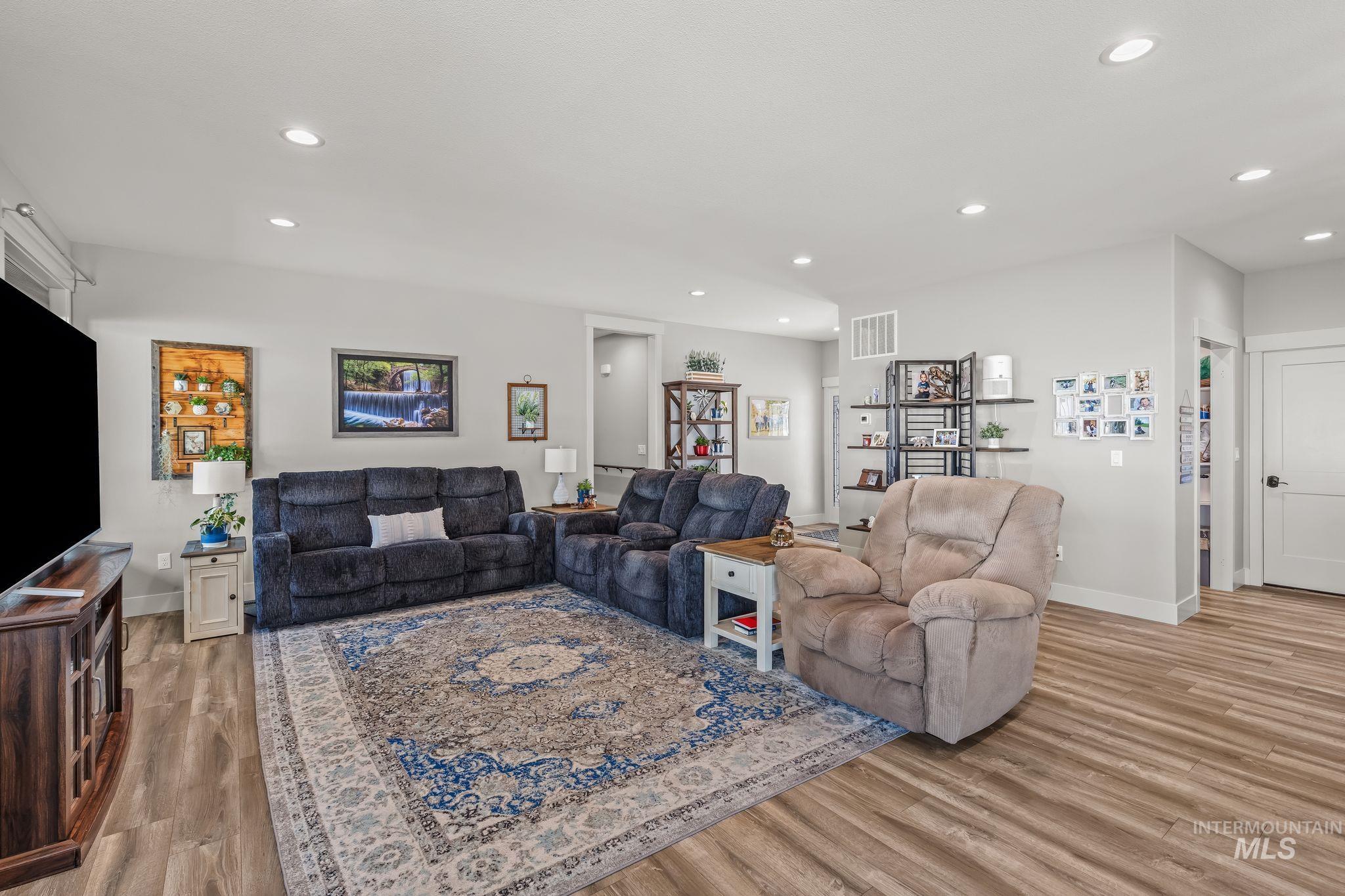 3745 Skyview Drive Property Photo 14