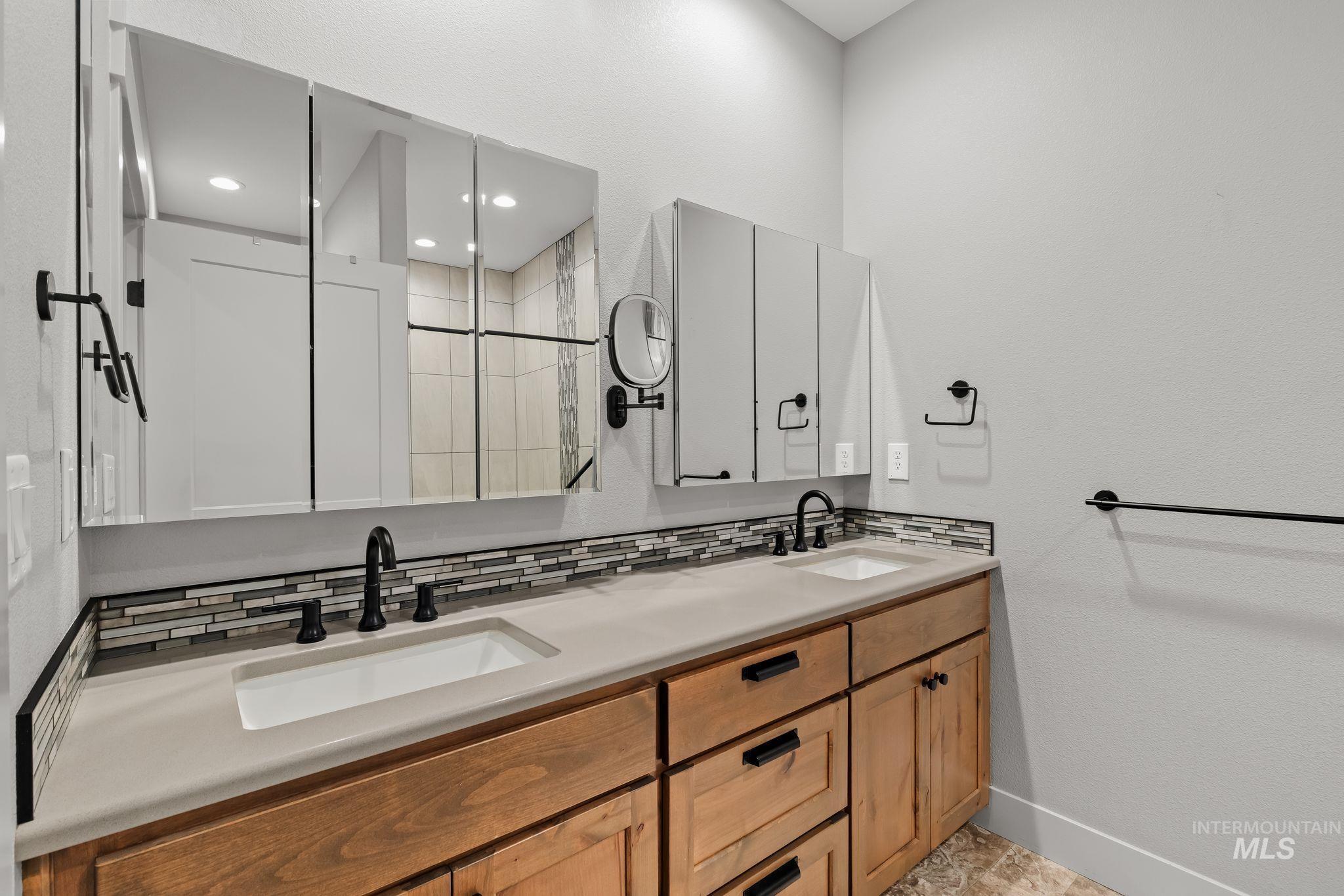3745 Skyview Drive Property Photo 25