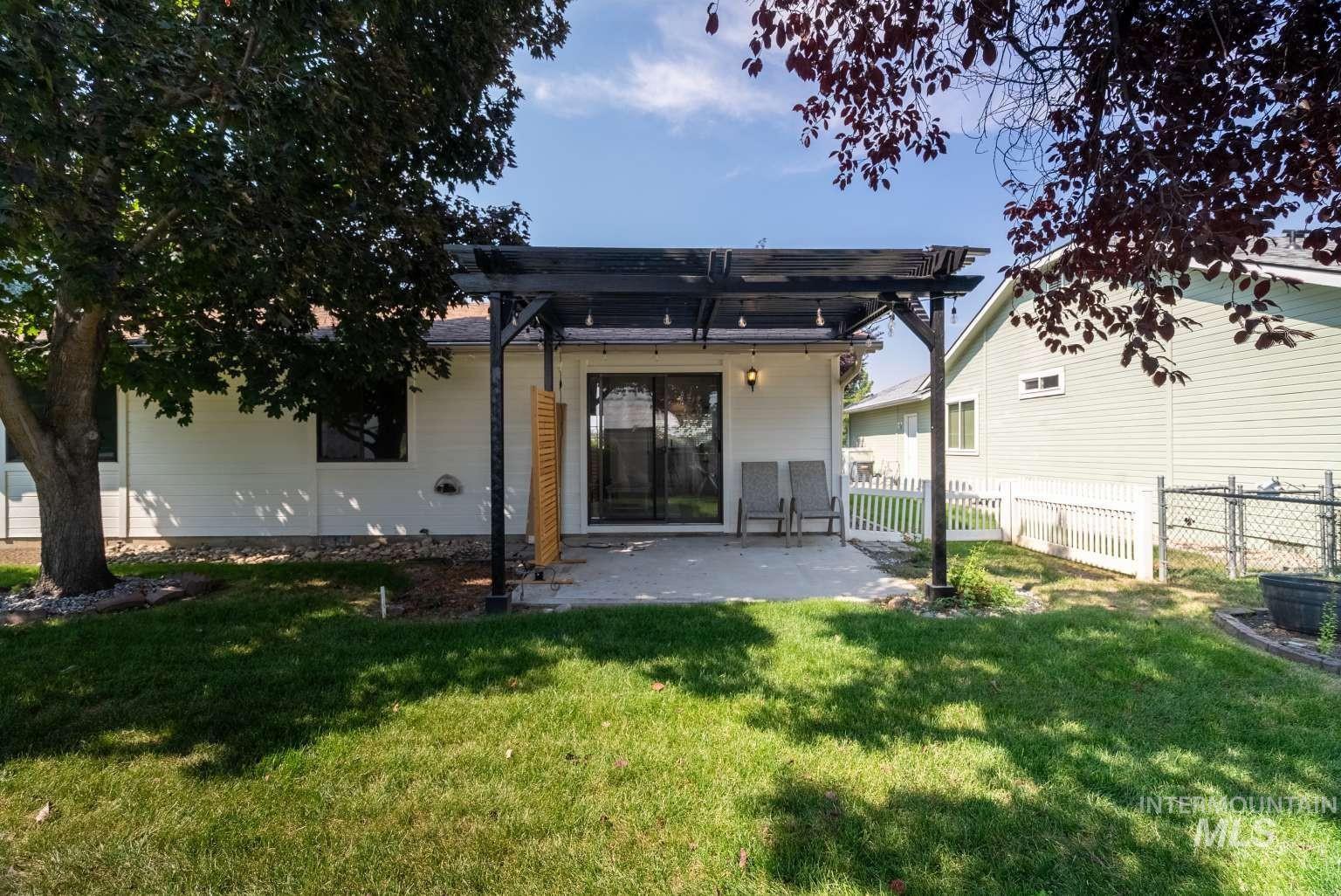 8325 Willowdale Dr Property Photo 6