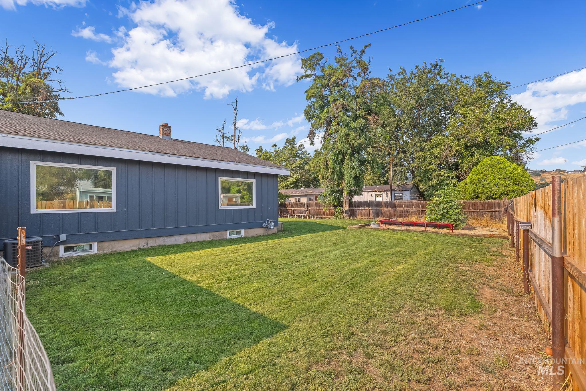 1011 20th Avenue Property Photo 3