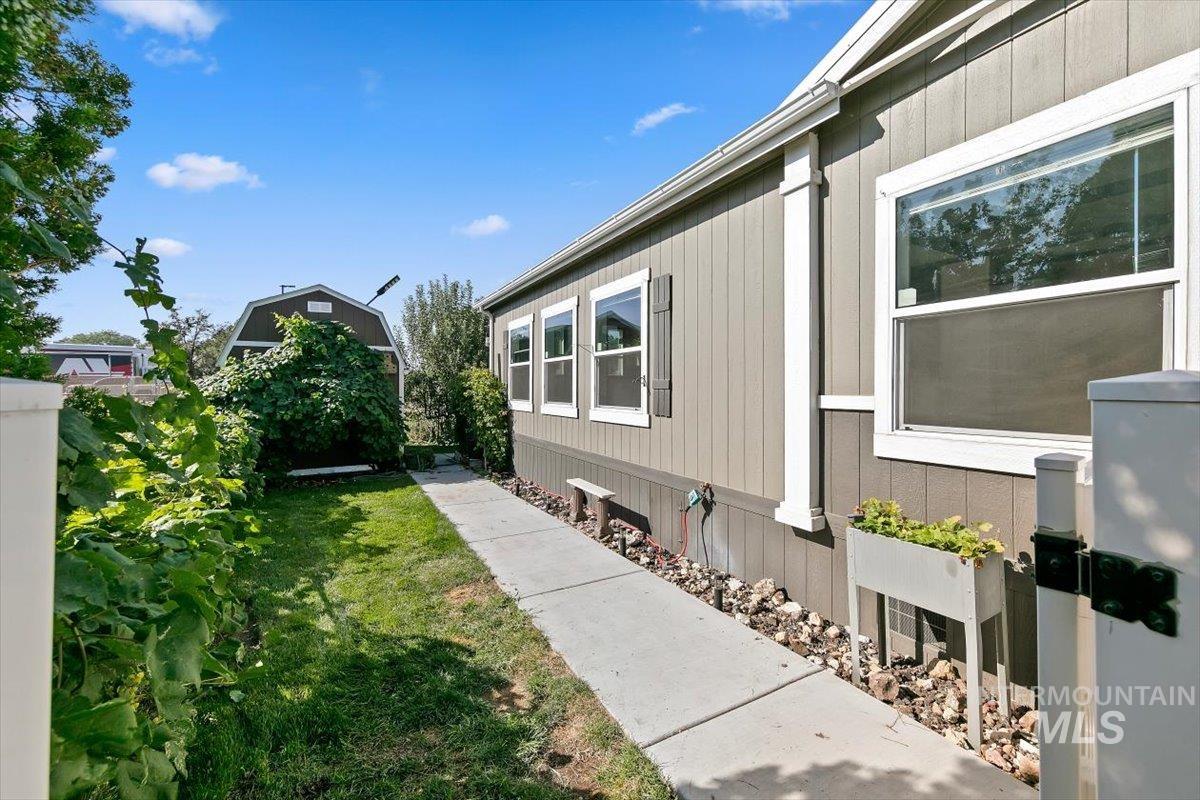 700 E Fairview Ave Spc 14 Property Photo 25