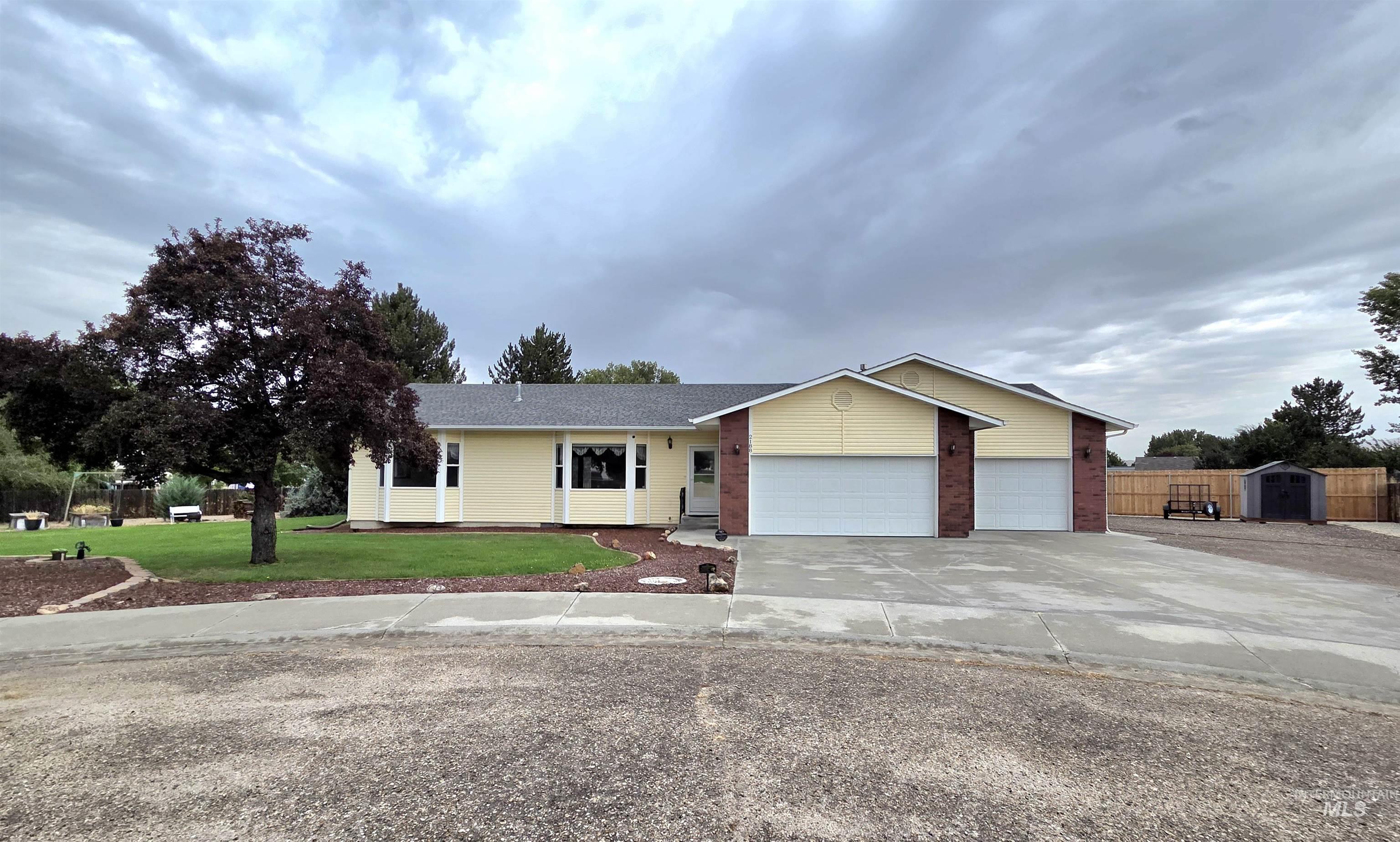 2188 Greenbrier Dr Property Photo 1