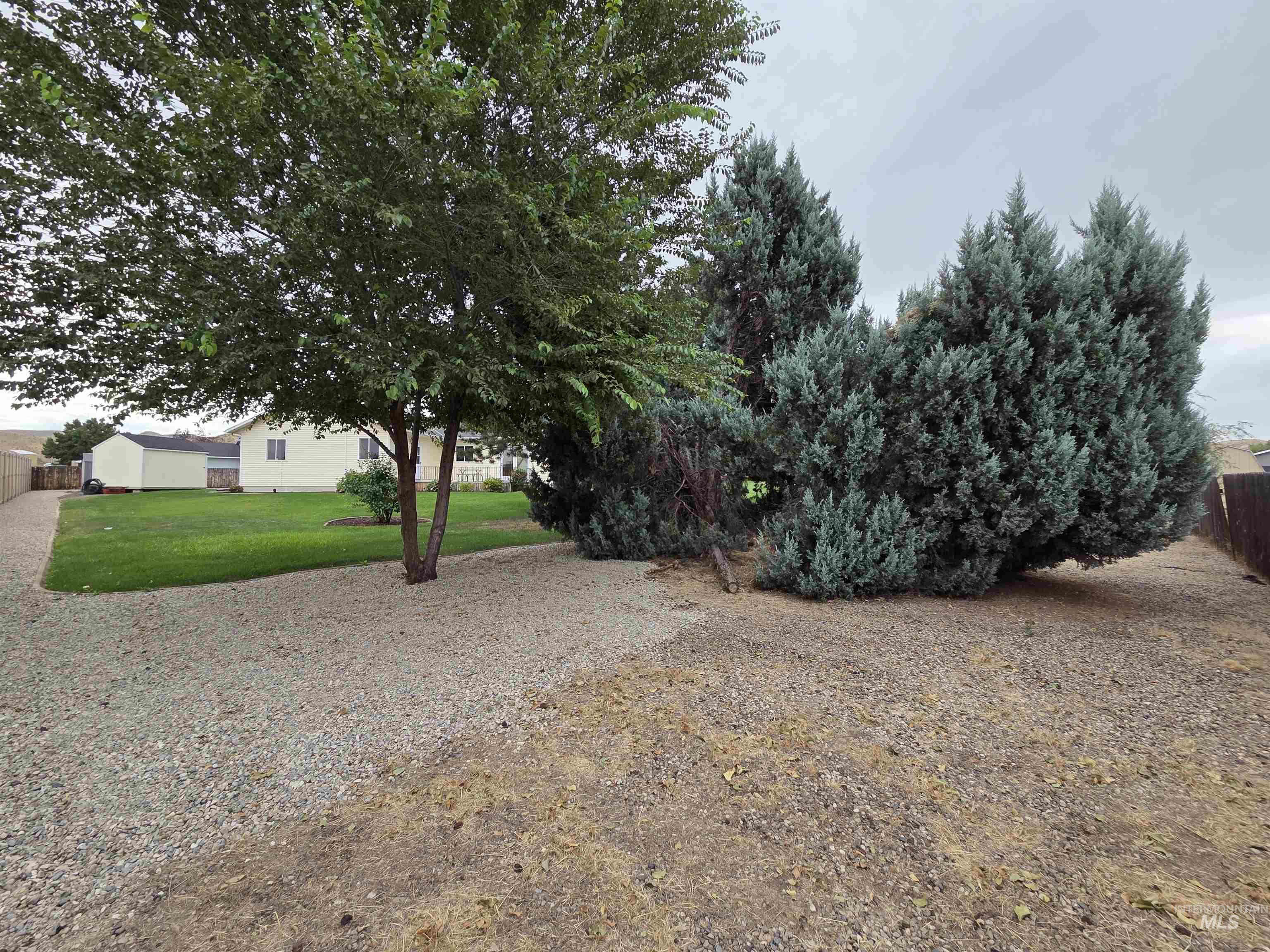 2188 Greenbrier Dr Property Photo 11