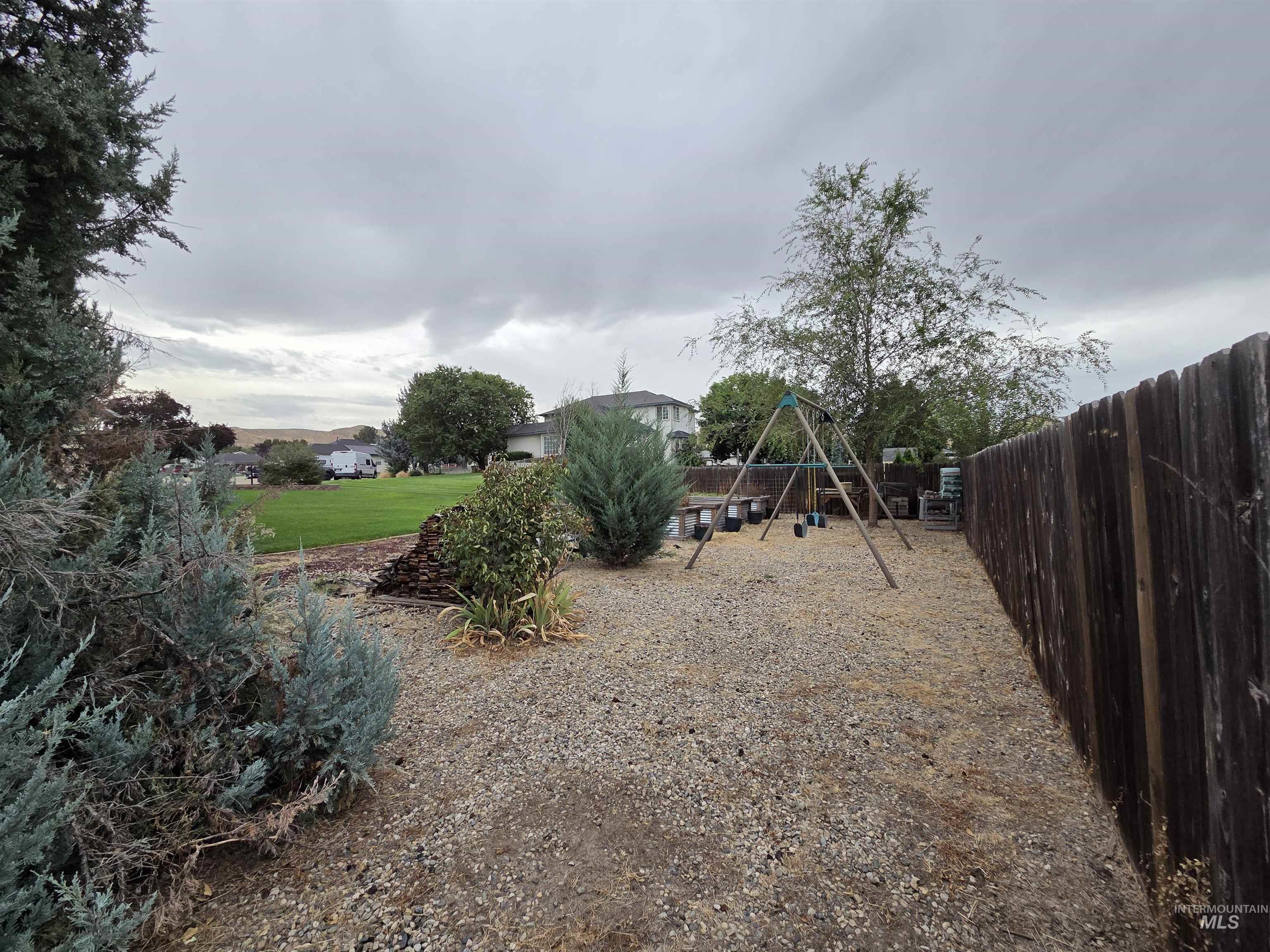 2188 Greenbrier Dr Property Photo 12