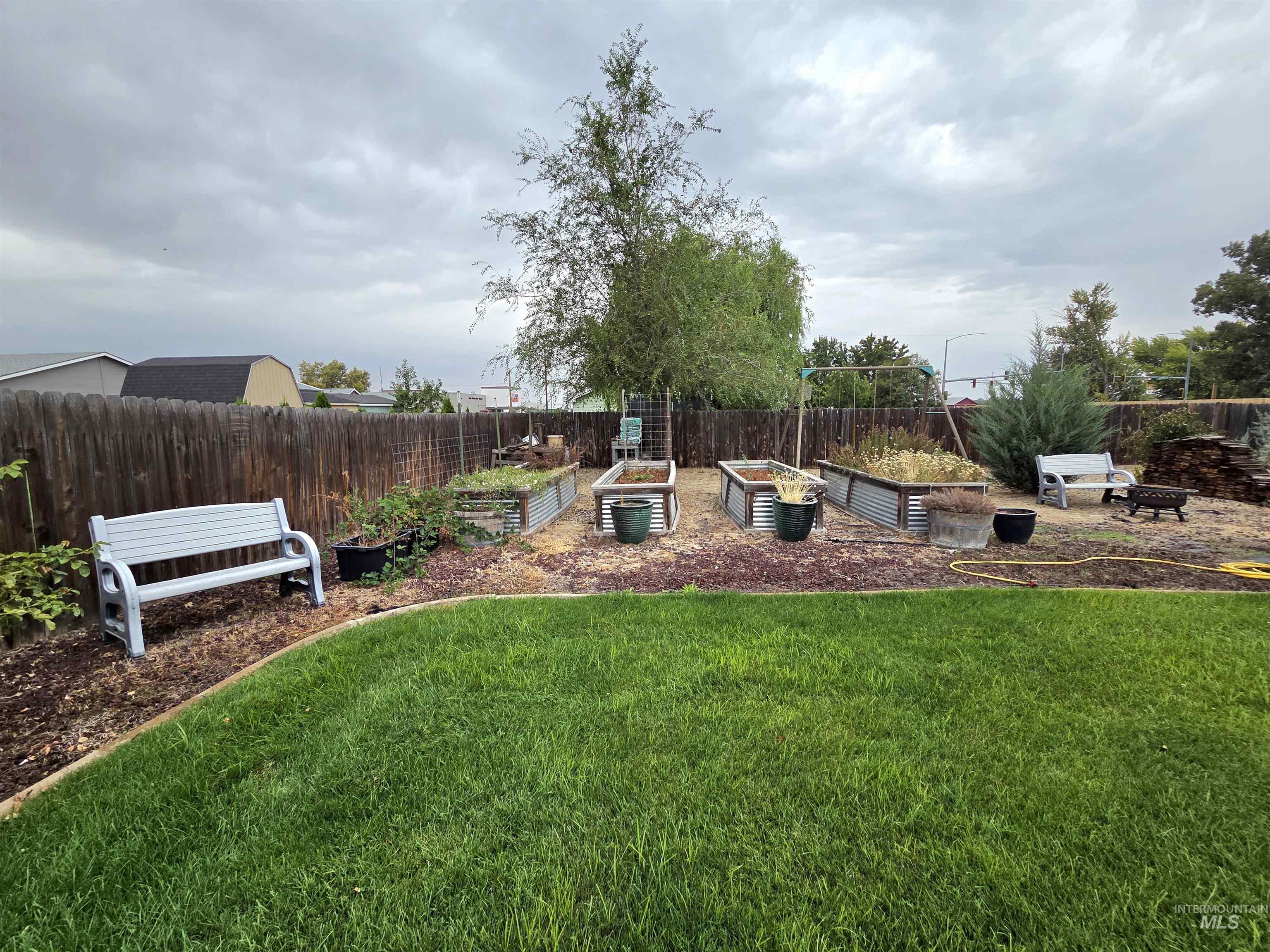 2188 Greenbrier Dr Property Photo 14
