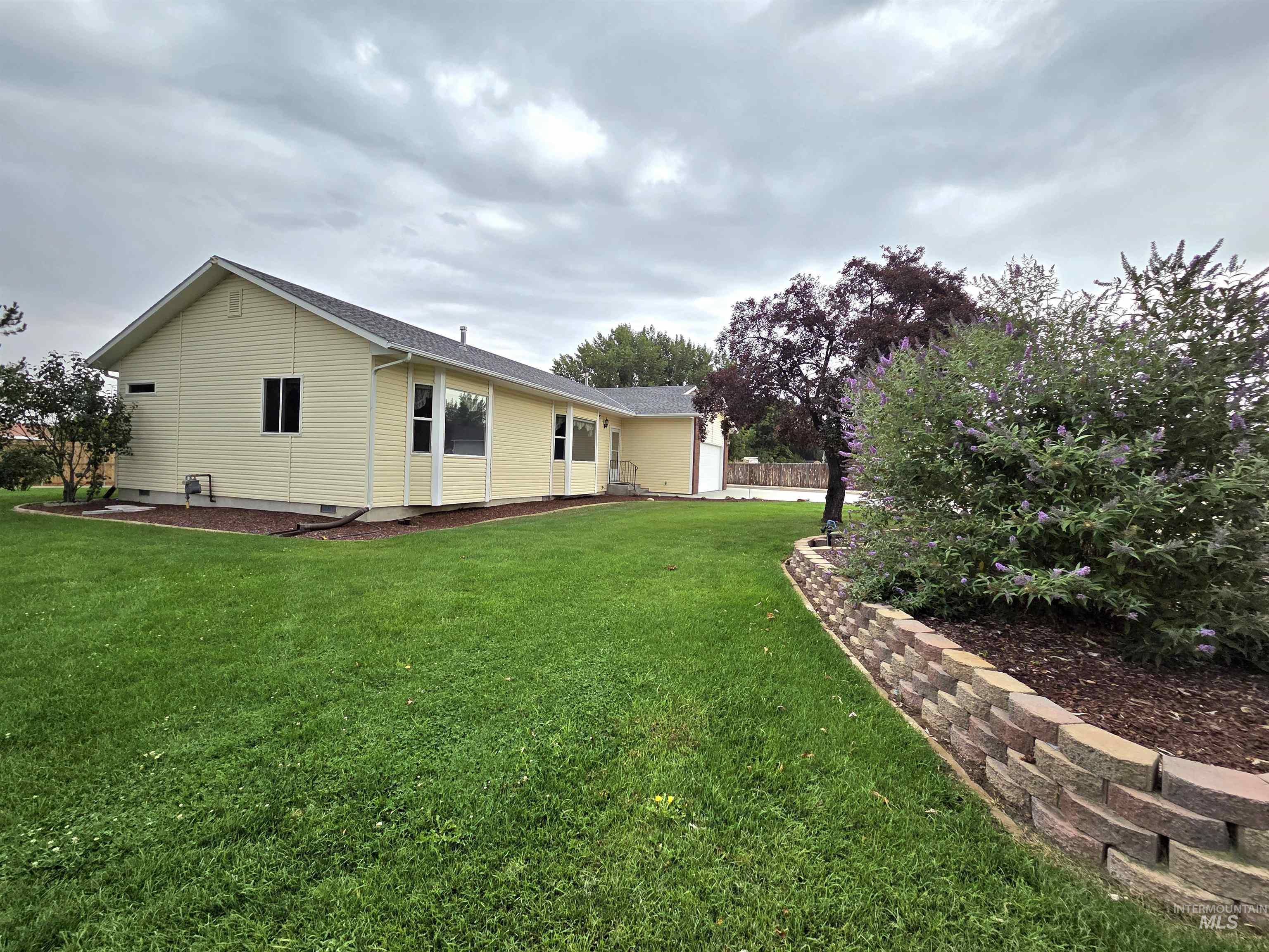 2188 Greenbrier Dr Property Photo 15
