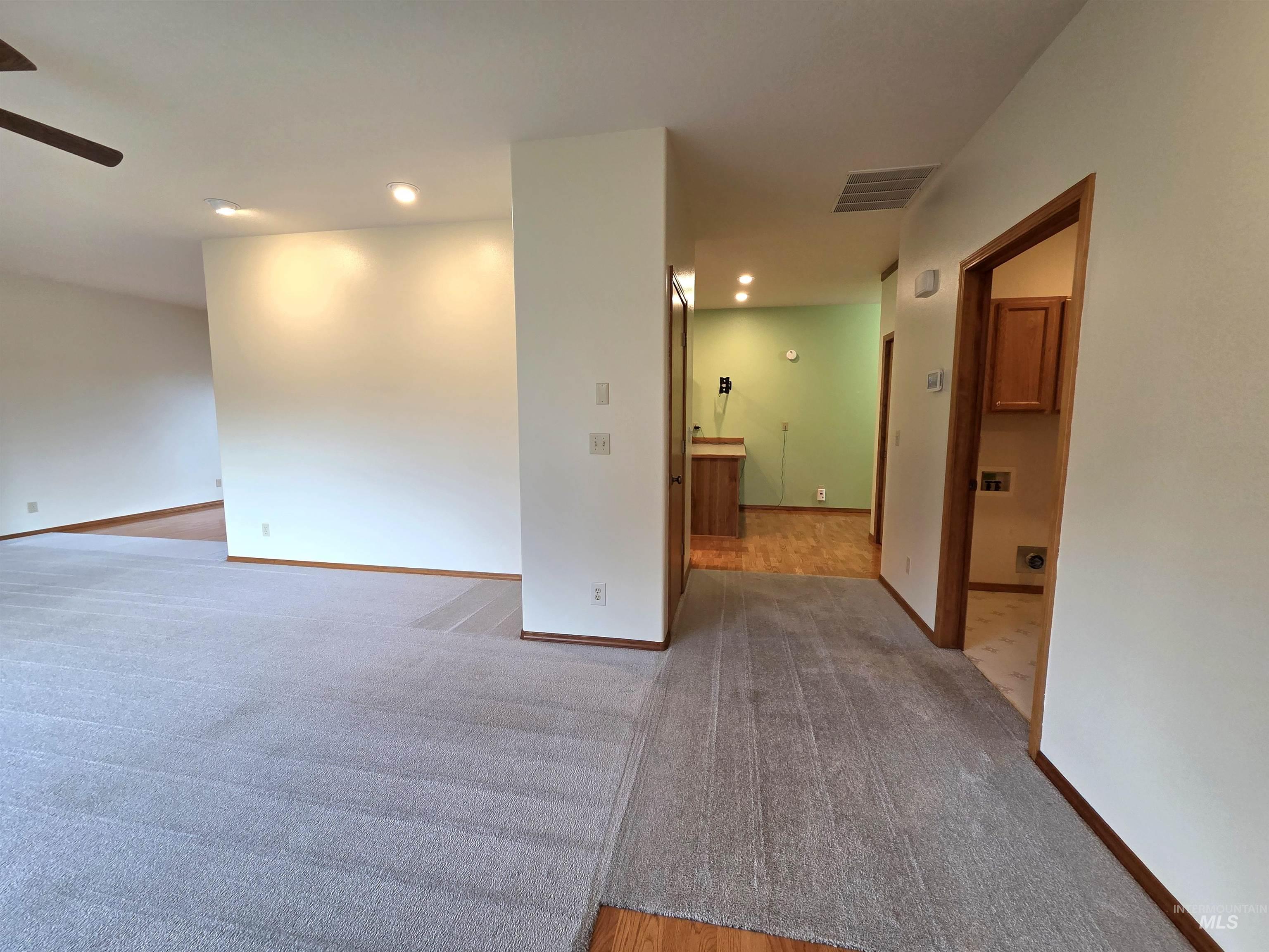 2188 Greenbrier Dr Property Photo 17