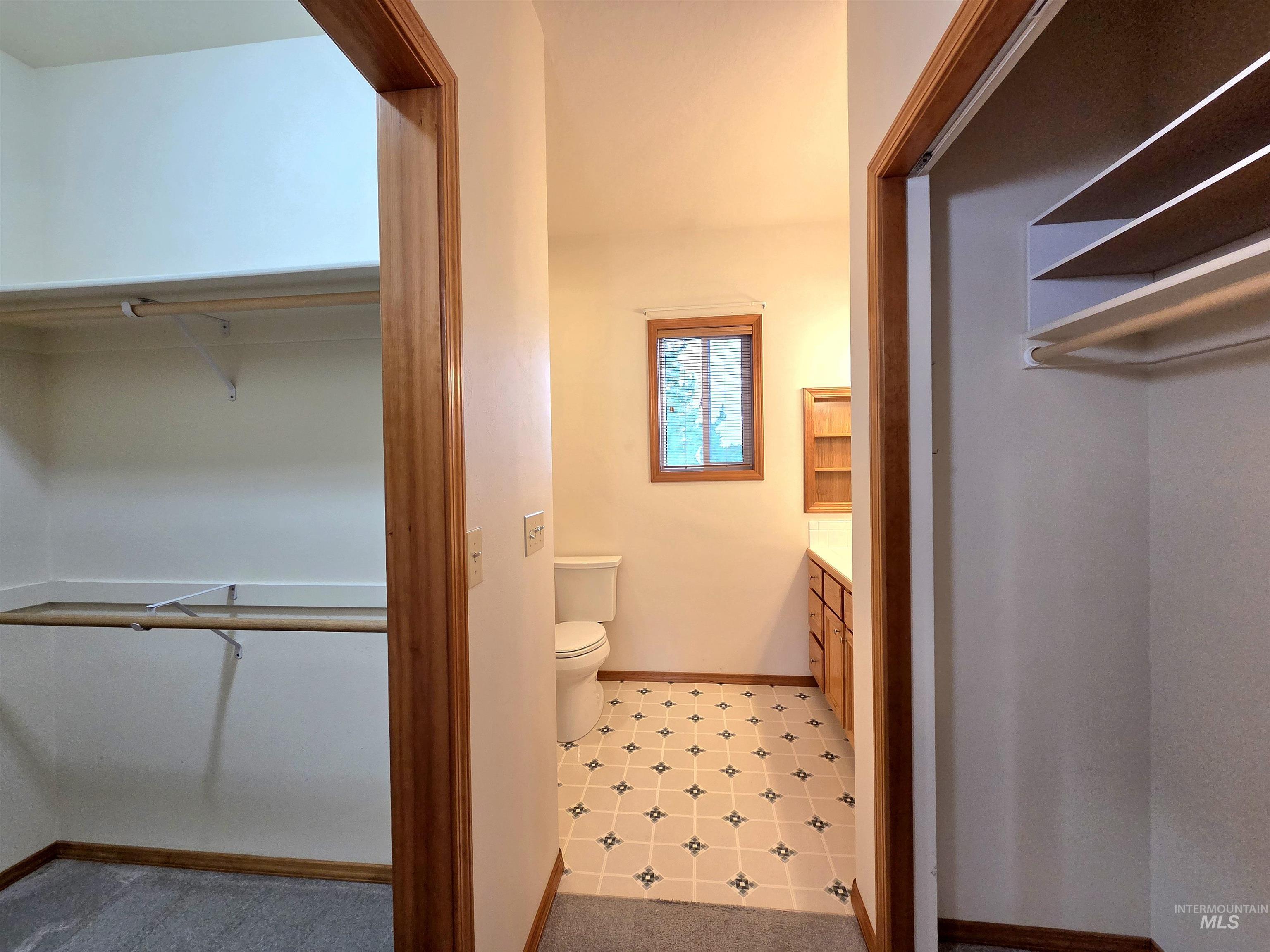 2188 Greenbrier Dr Property Photo 25