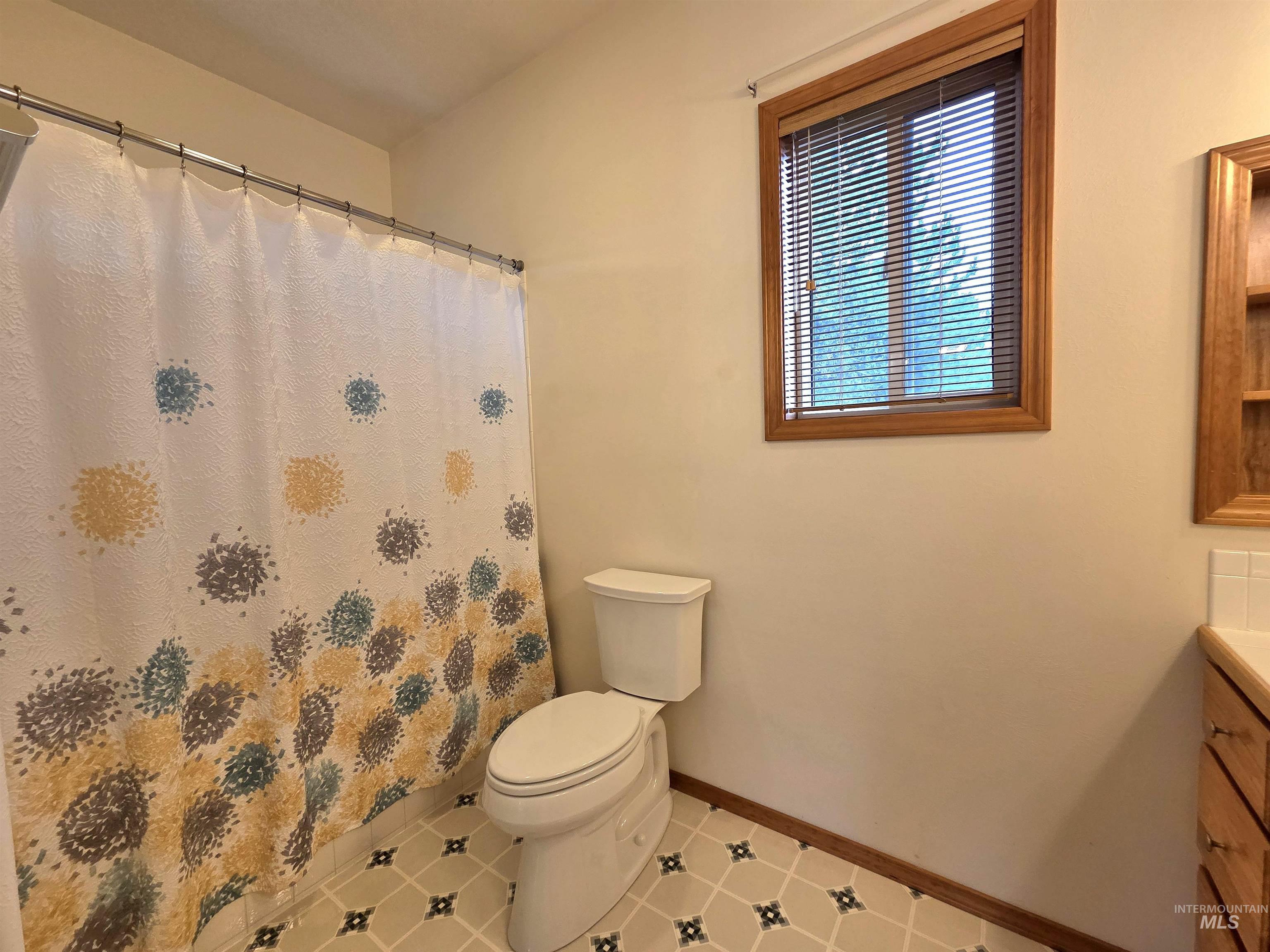 2188 Greenbrier Dr Property Photo 27