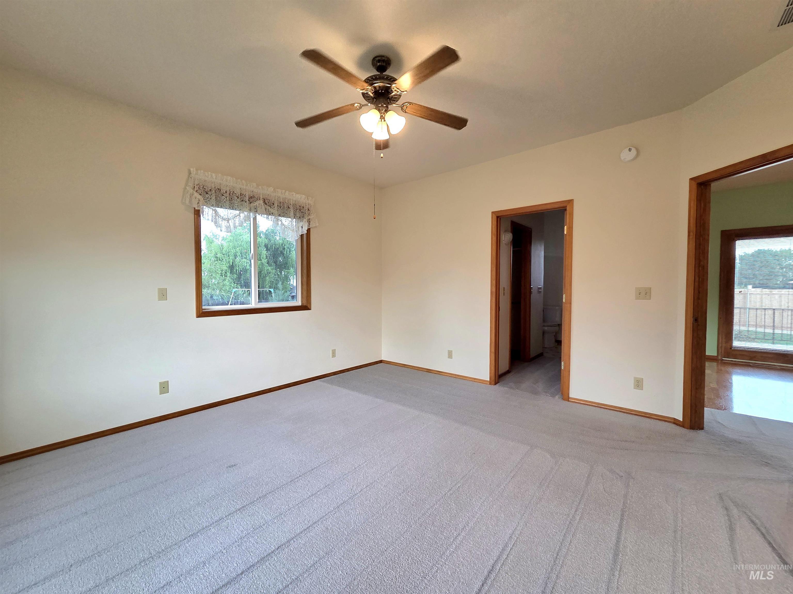 2188 Greenbrier Dr Property Photo 29