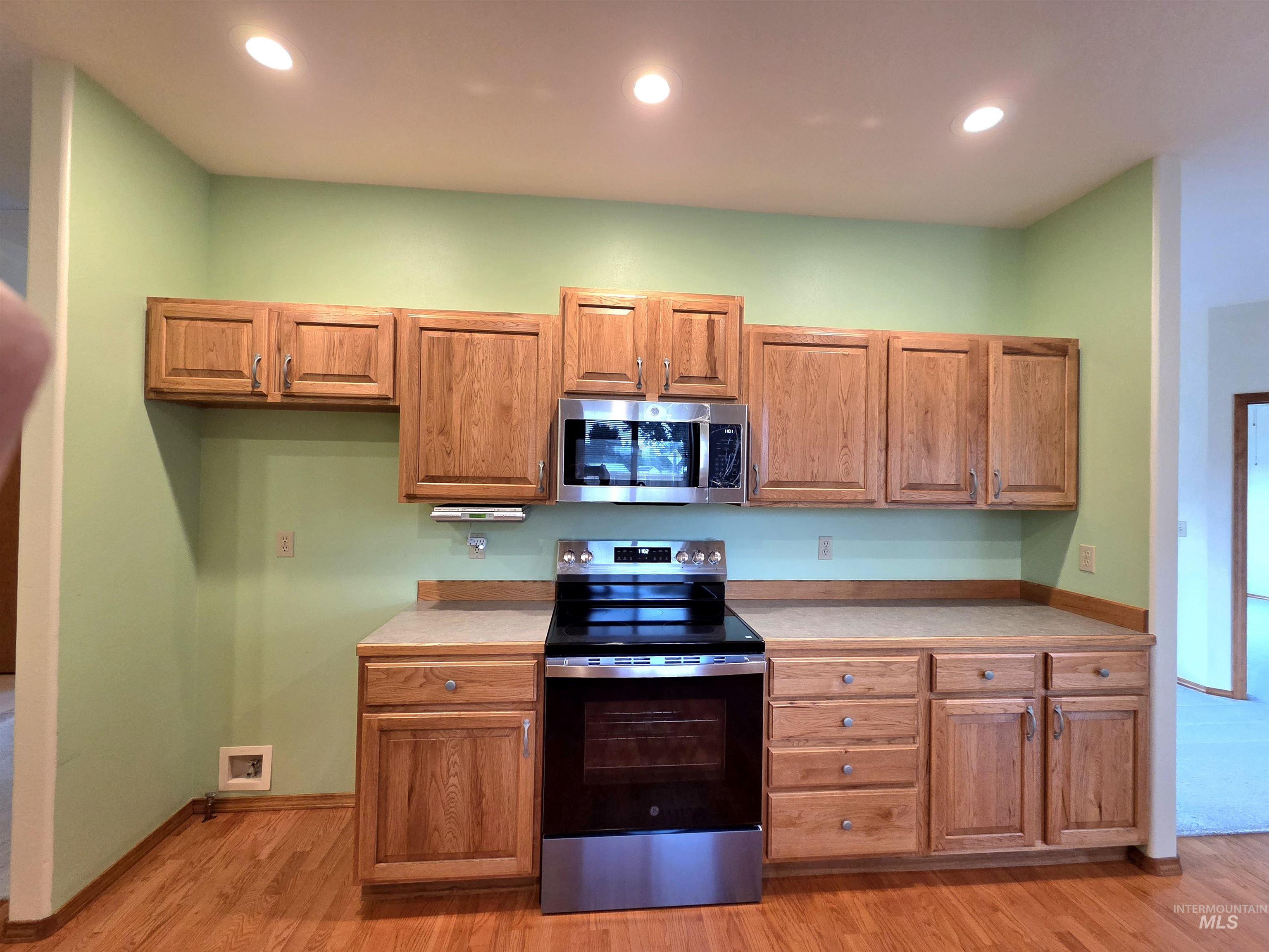 2188 Greenbrier Dr Property Photo 30