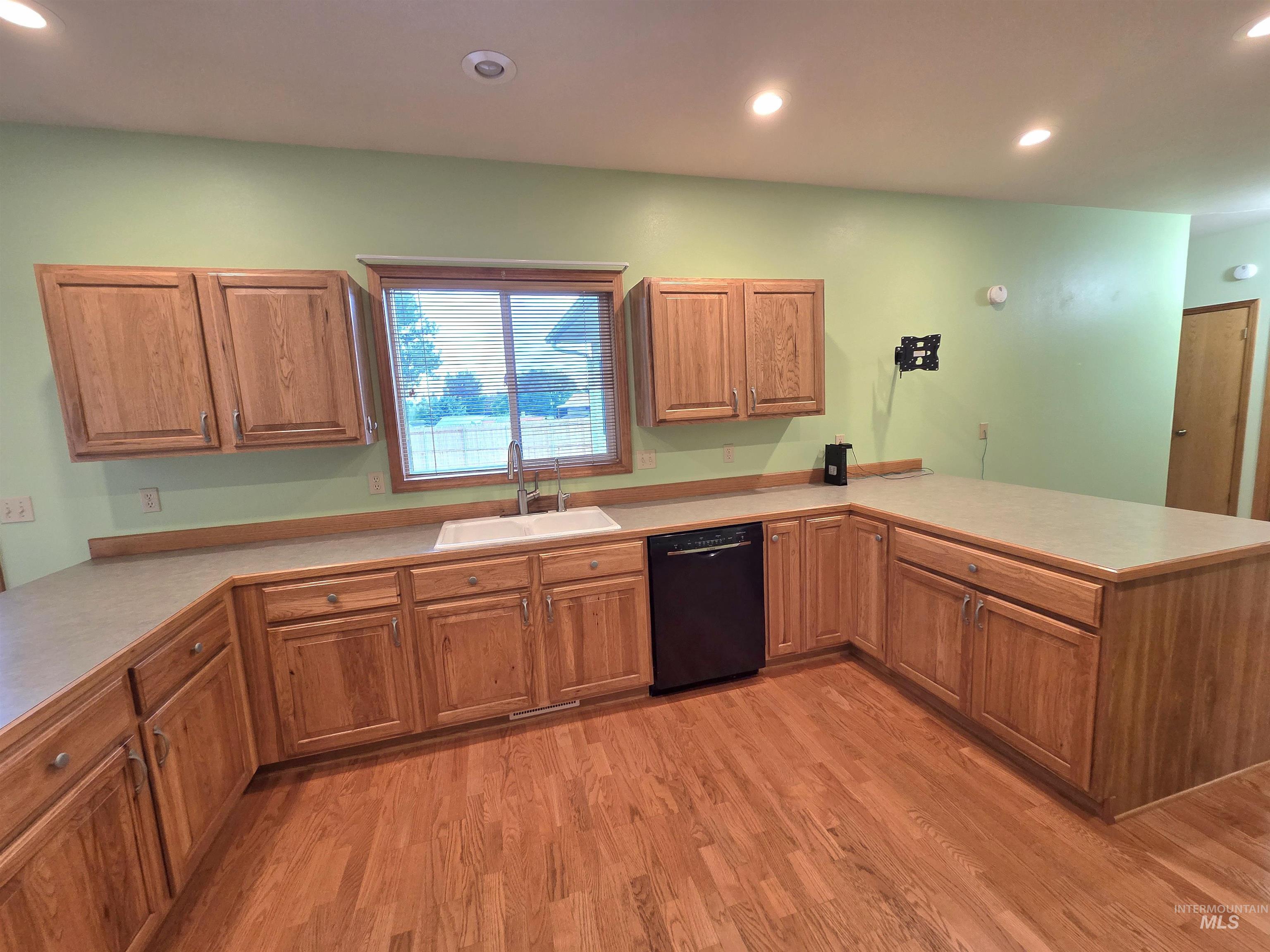 2188 Greenbrier Dr Property Photo 31