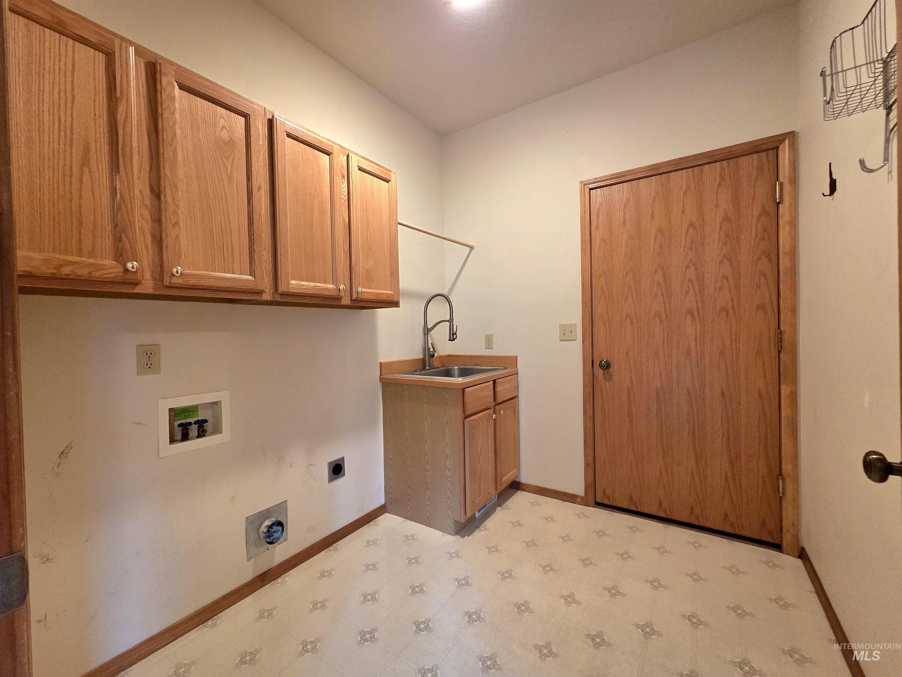 2188 Greenbrier Dr Property Photo 32