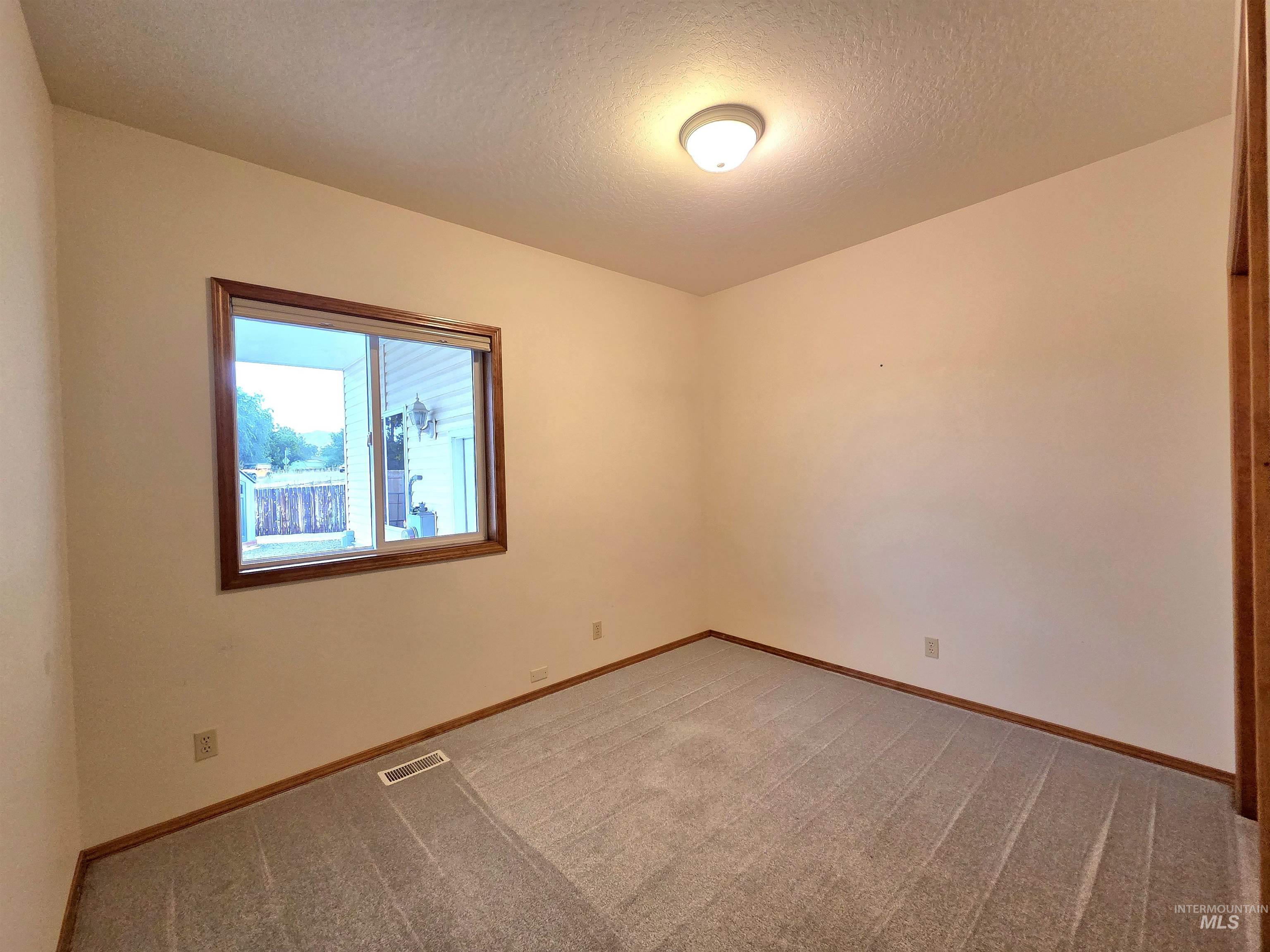 2188 Greenbrier Dr Property Photo 33
