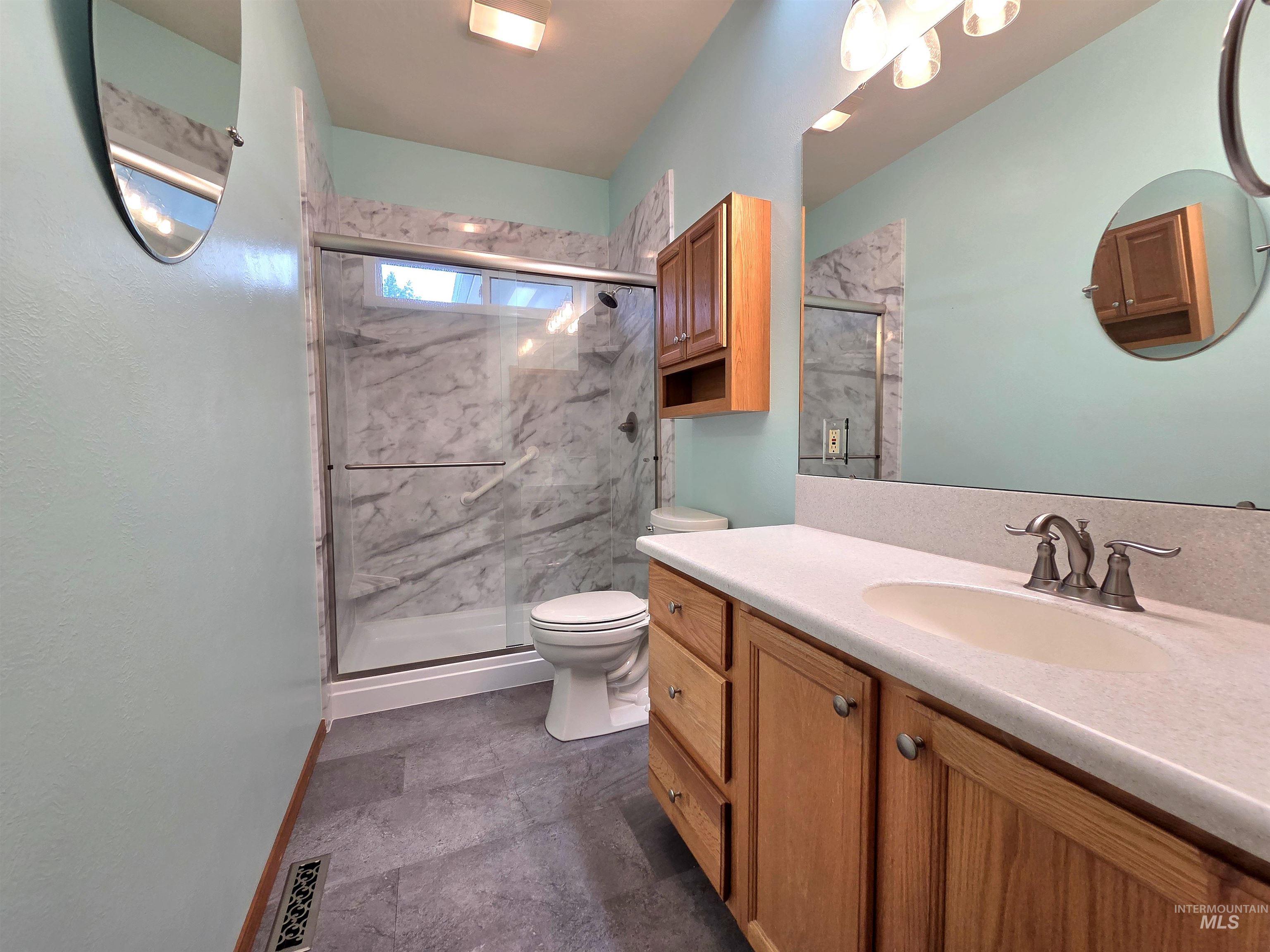 2188 Greenbrier Dr Property Photo 35