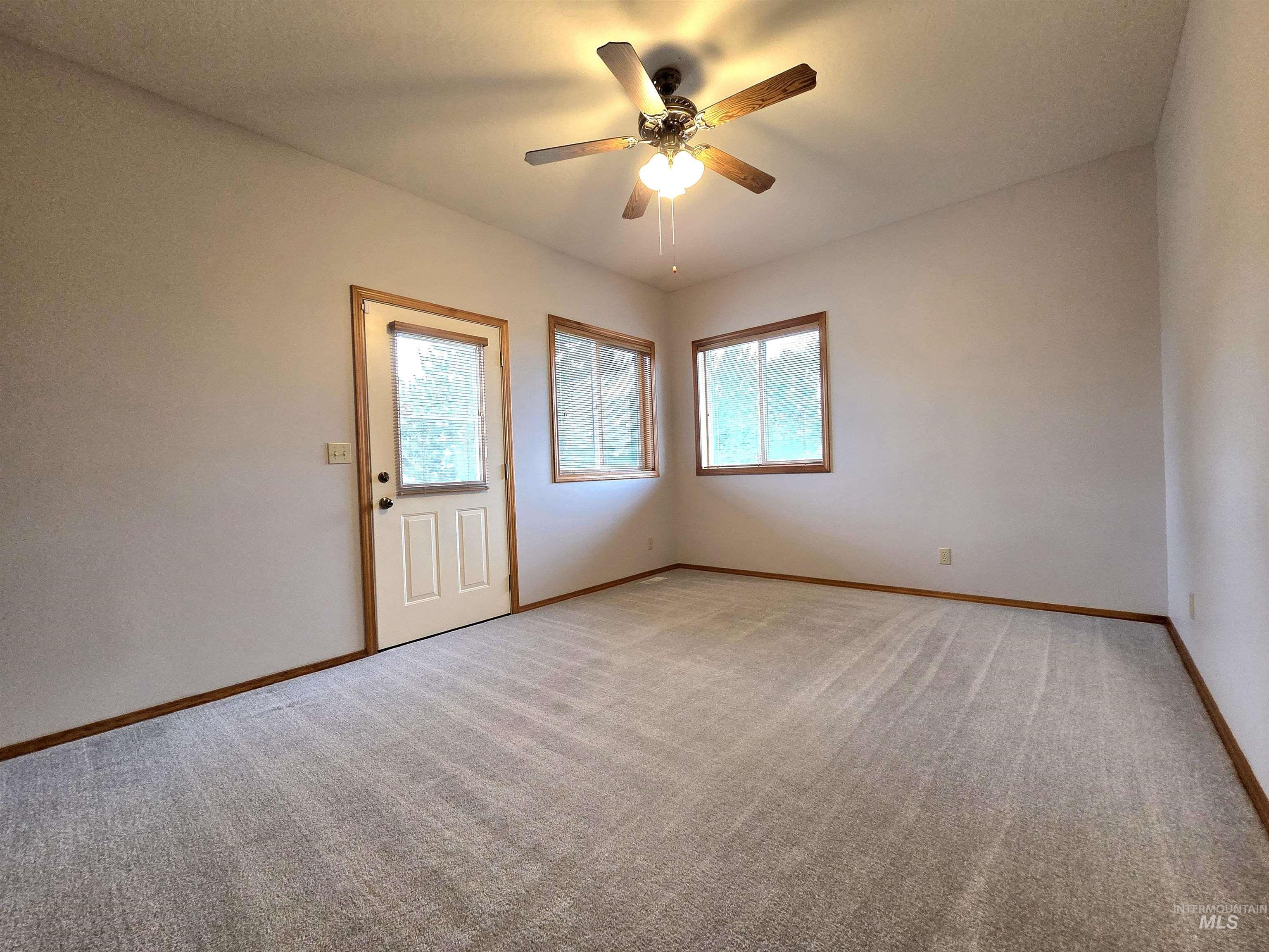 2188 Greenbrier Dr Property Photo 36