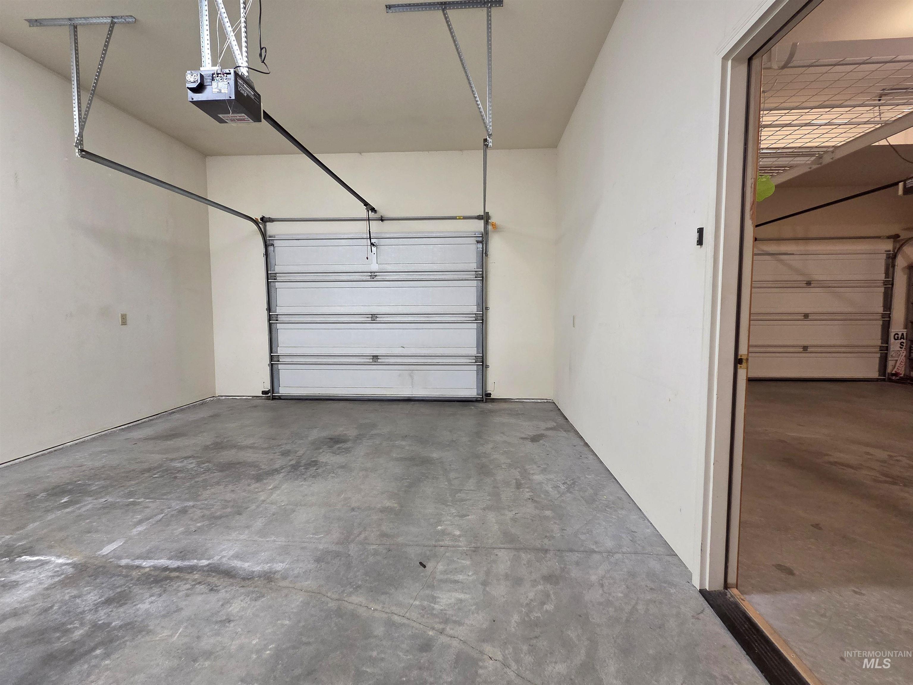 2188 Greenbrier Dr Property Photo 44
