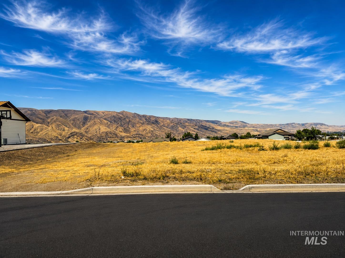 1660 Bennett Hill Drive Property Photo 3