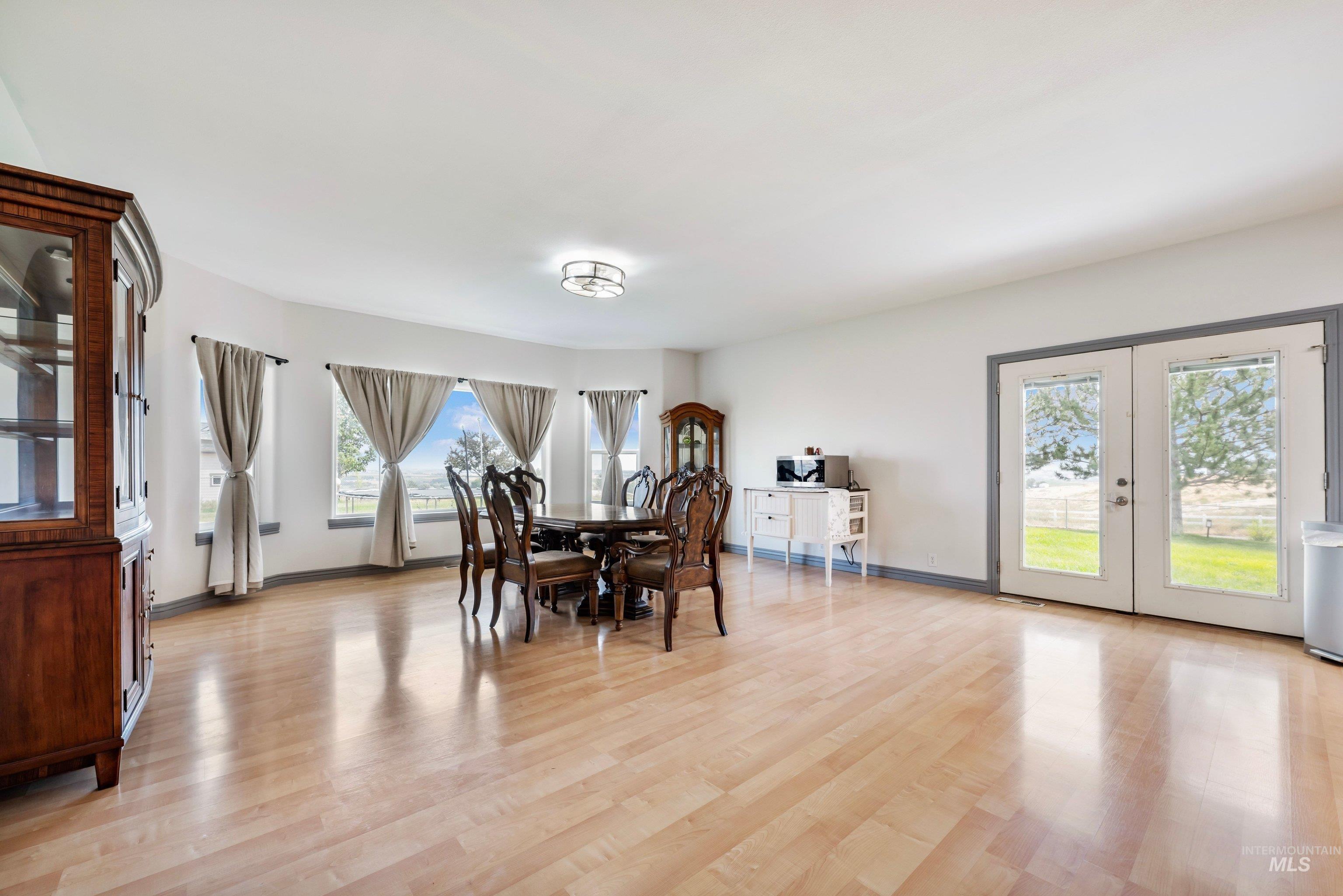5530 E Tower Lane Property Photo 3