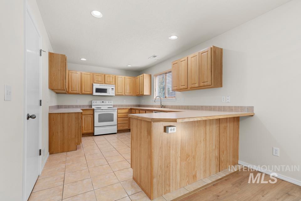 16346 Silver Creek Property Photo 10