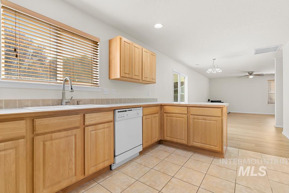 16346 Silver Creek Property Photo 12