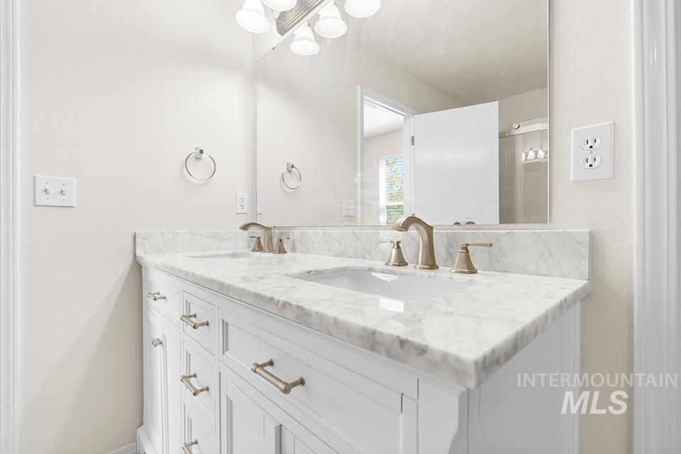 16346 Silver Creek Property Photo 25