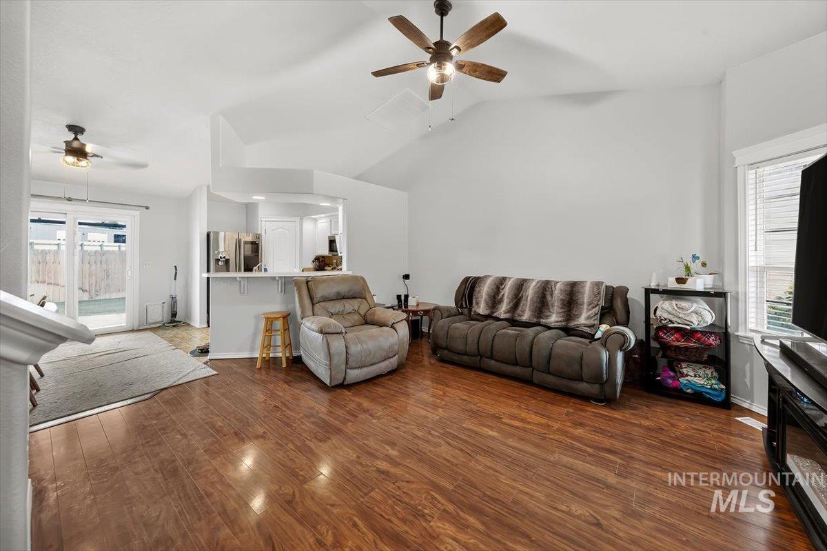 5308 Worth Way Property Photo 7