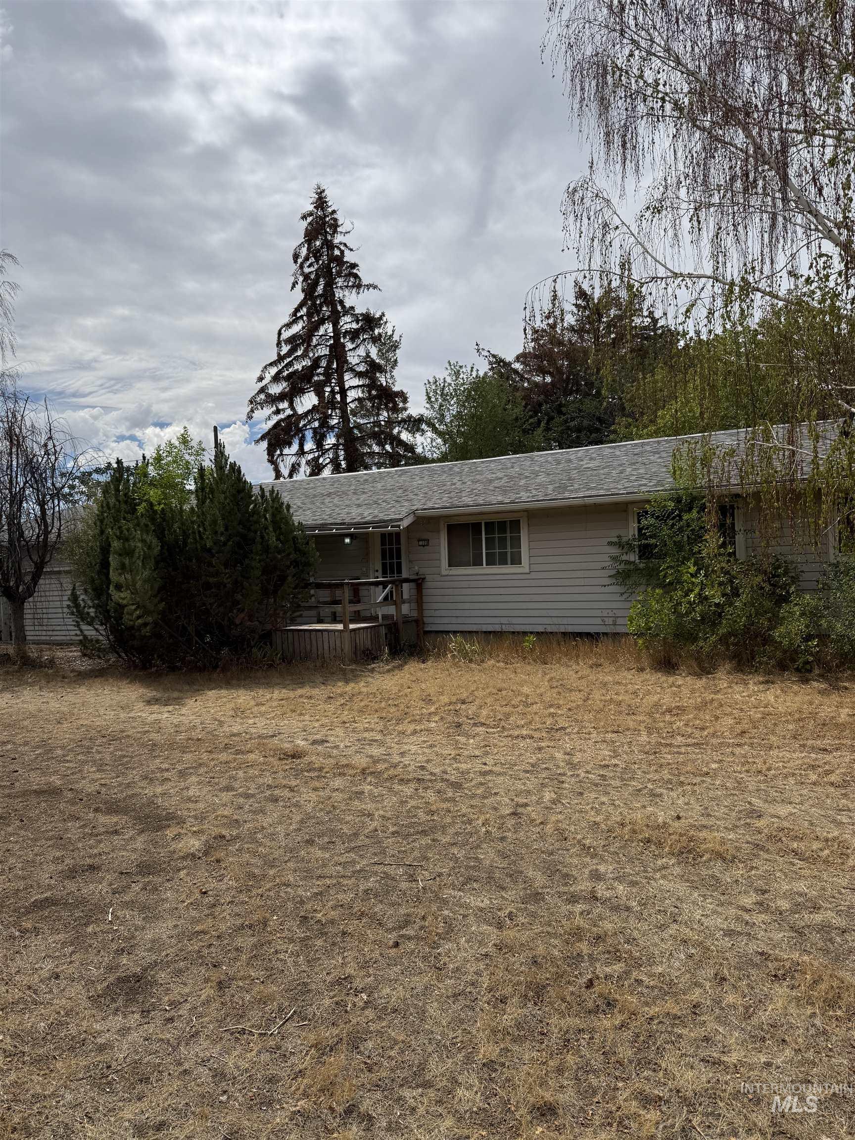 100 Park St. Property Photo 2