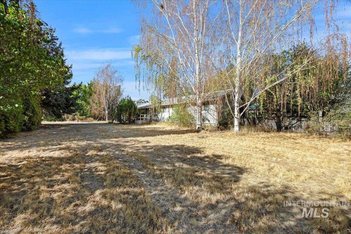 100 Park St. Property Photo 3