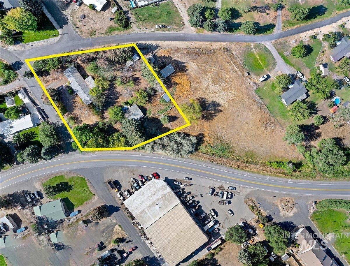 100 Park St. Property Photo 6
