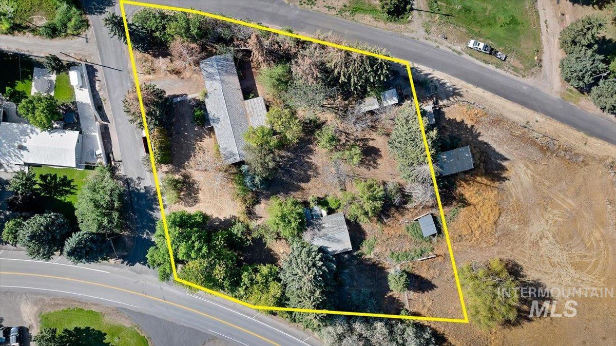 100 Park St. Property Photo 8